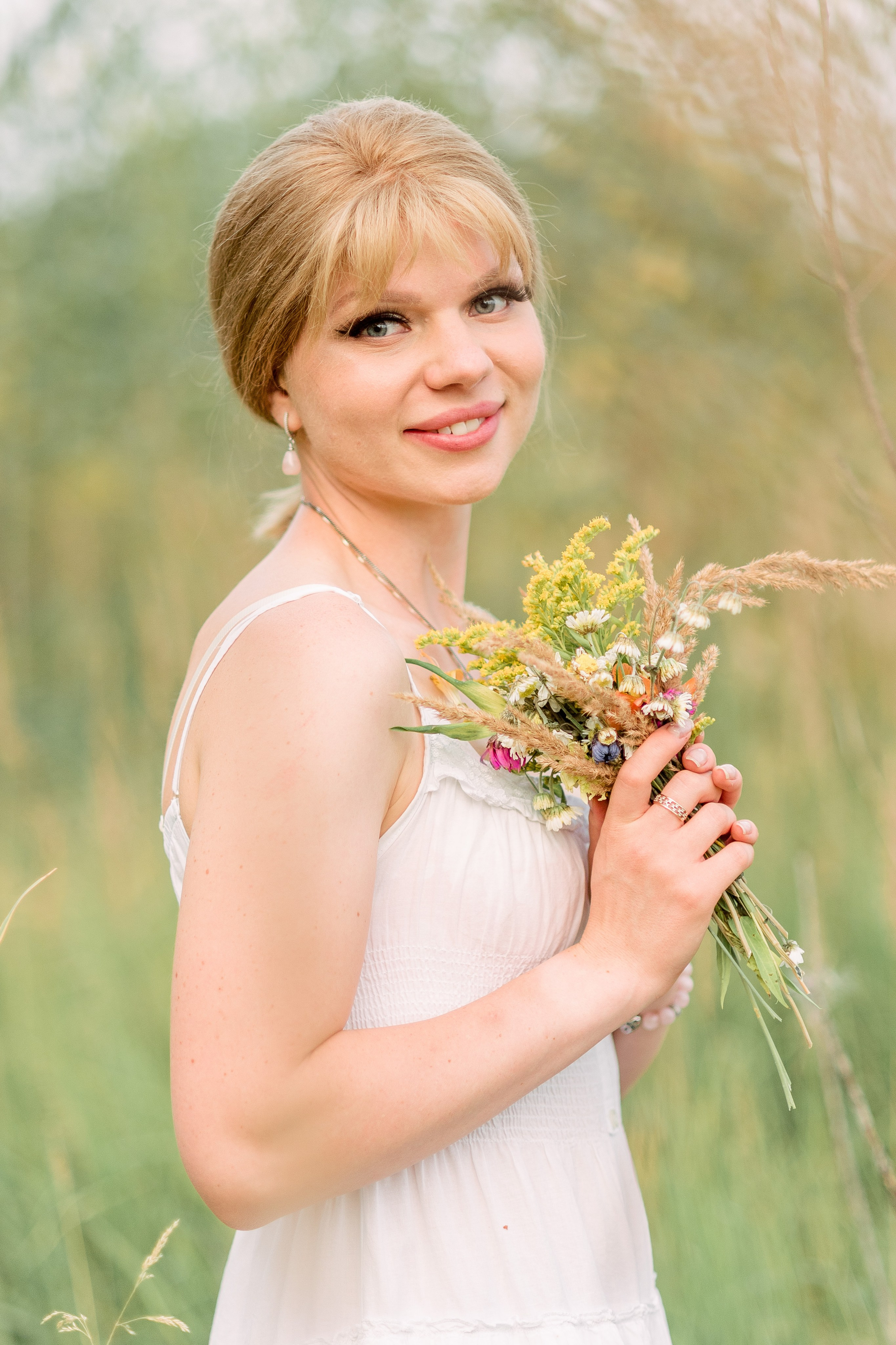 В поле. Фотограф Юлия Попова