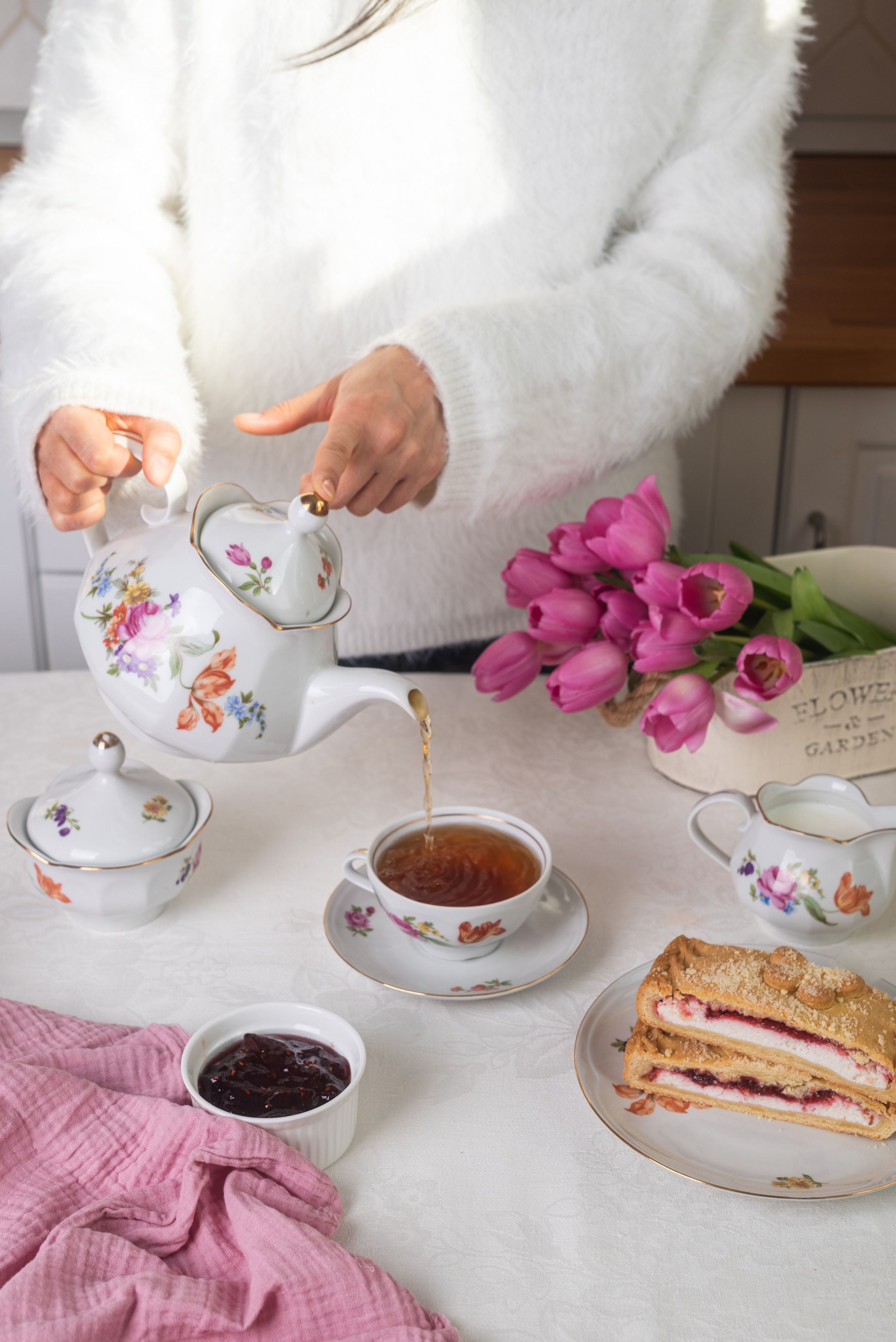 Контент-съемка для социальных сетей. Приветствую Вас на своей странице! Я Розалина Федорова, предметный и фудфотограф в Уфе. Добро пожаловать на мою страницу!