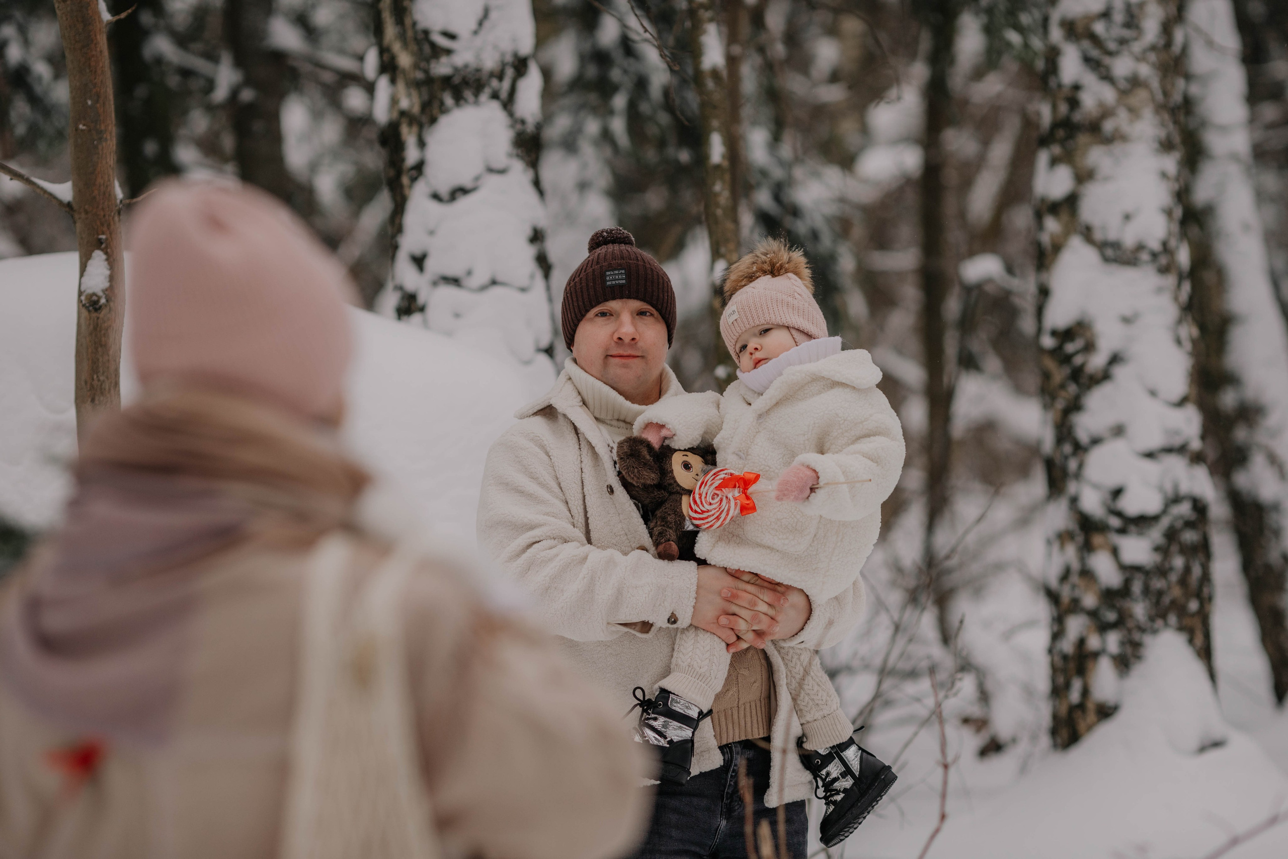 Лиля и семья Зимняя прогулка в лесу. Семейный и свадебный фотограф Видное Москва Екатерина Пятова