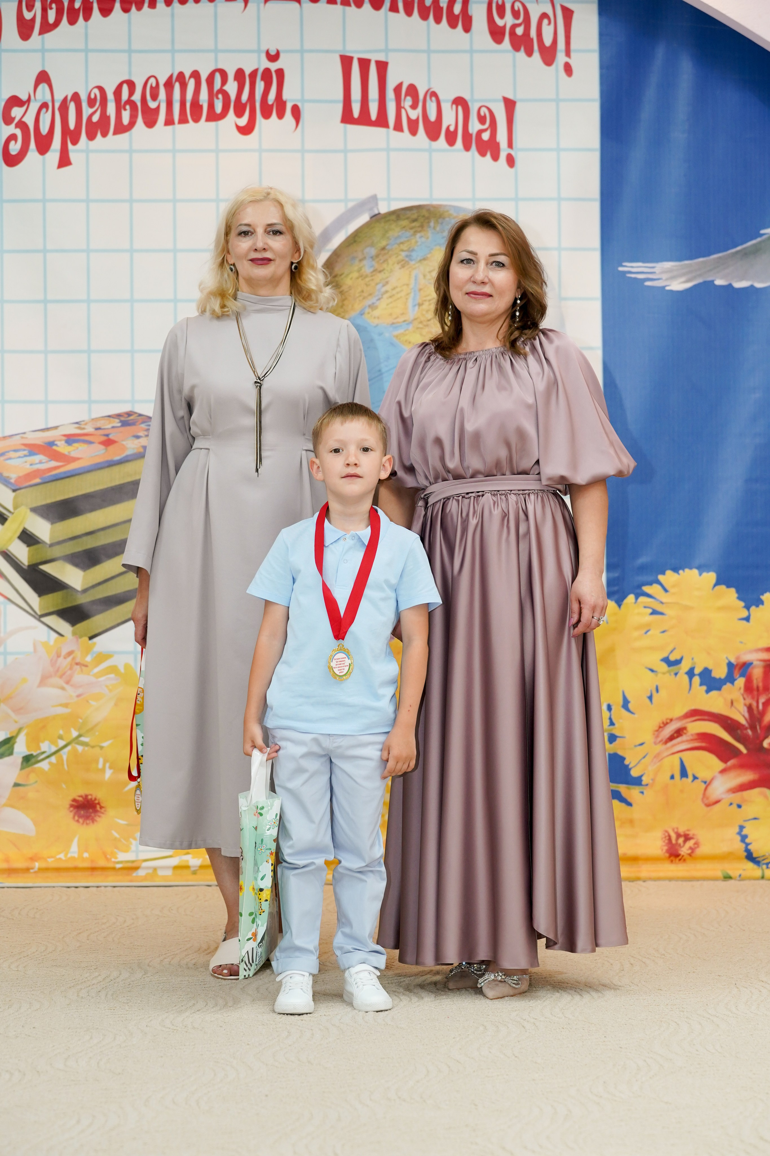 Репортажная съемка /Выпускной//. MEMENTO.Выпускные альбомы, школьные, юбилейные и другие книги. Ростов-на-Дону