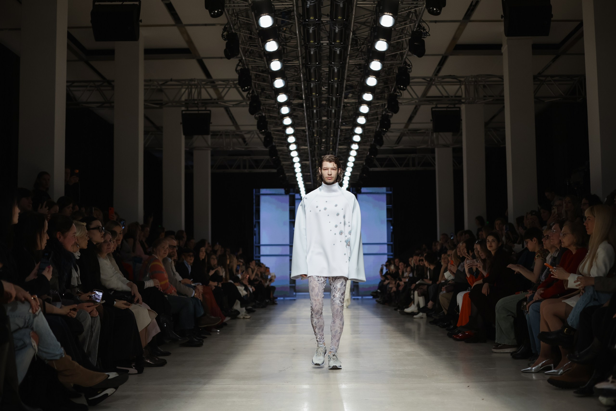 Показ IVAN KUTUZOV — Moscow Fashion Week 18/03. Jane Kudryavtseva — Репортажный и портретный топ фотограф Москва
