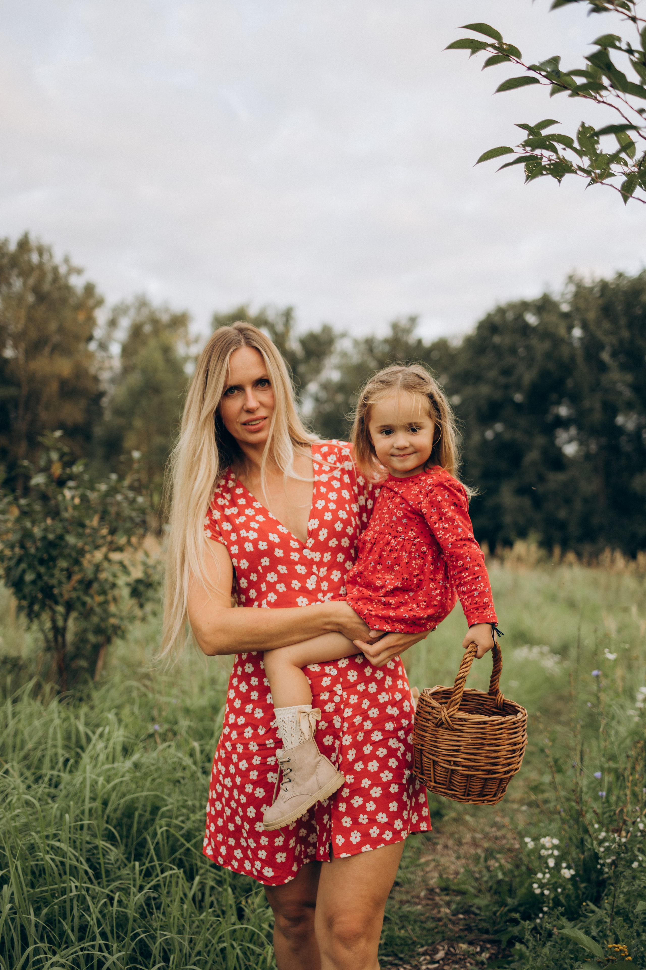 Мама и дочка (5.09.2025) г. Жуков (Калужская обл.). Надежда Стар семейный и церковный фотограф в Жукове и Калужской области