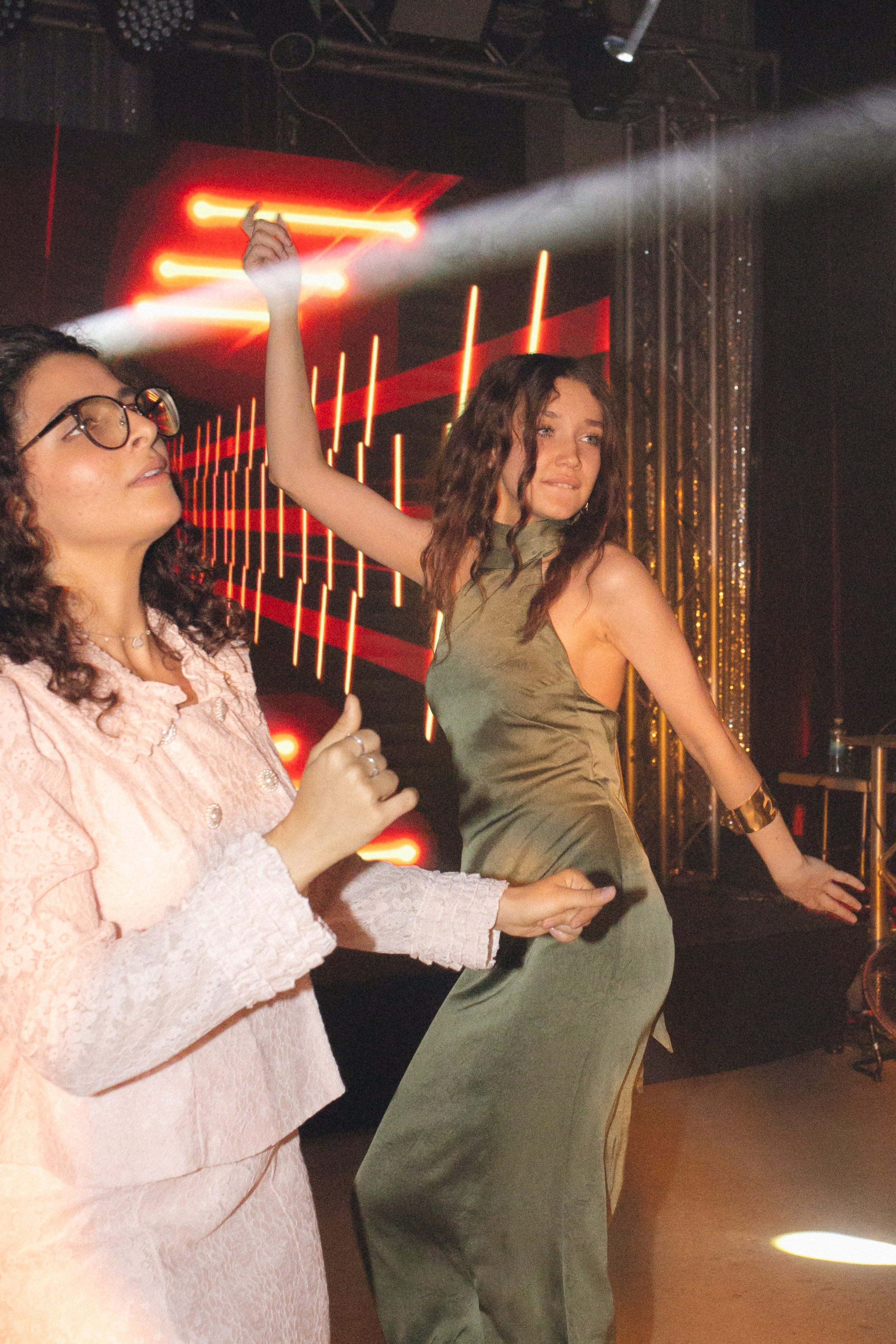 Банкет (Ксения & Никита). Свадебные фотографы в г. Сургут Маркова Наталья и Замахина Елена