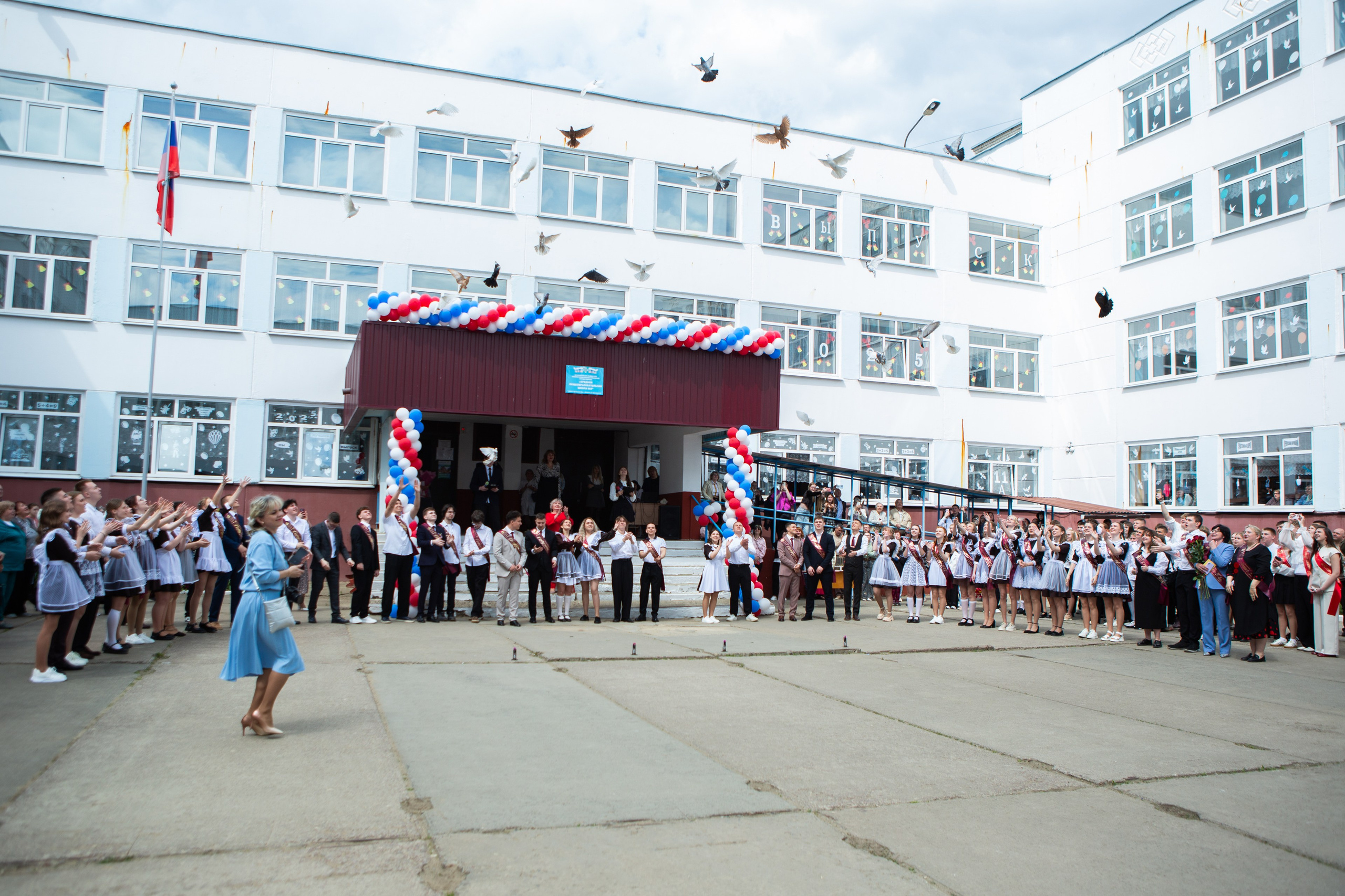 ПОСЛЕДНИЙ ЗВОНОК 2025 9 ШКОЛА. ТВОЙ АЛЬБОМ / ТВОИ ПРАВИЛА