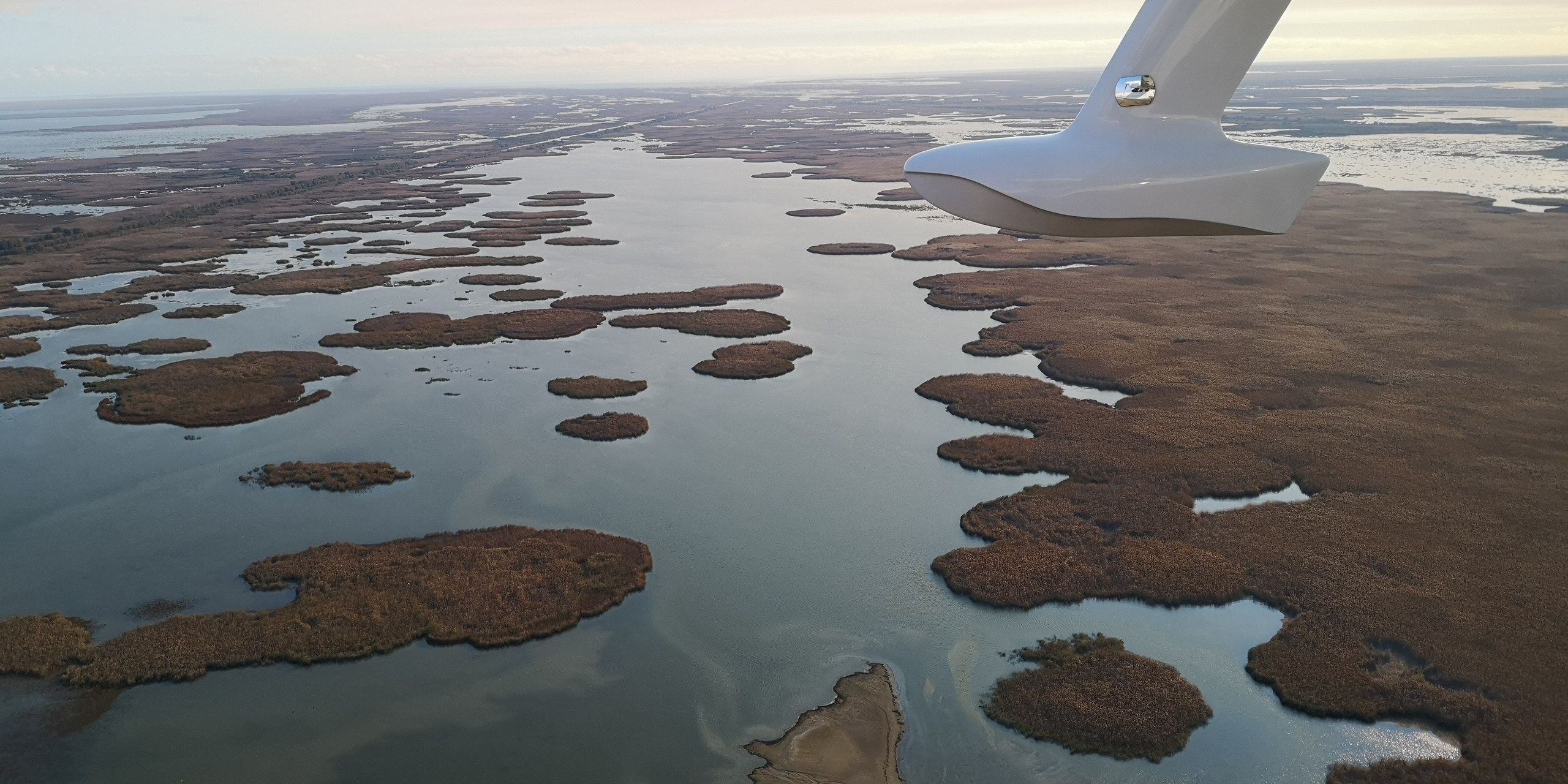 Каспийское море (наука на Ла-8) (2021 г.). Фотоальбом показывающий увлекательный мир авиации и мир медведей Андрея Иванова