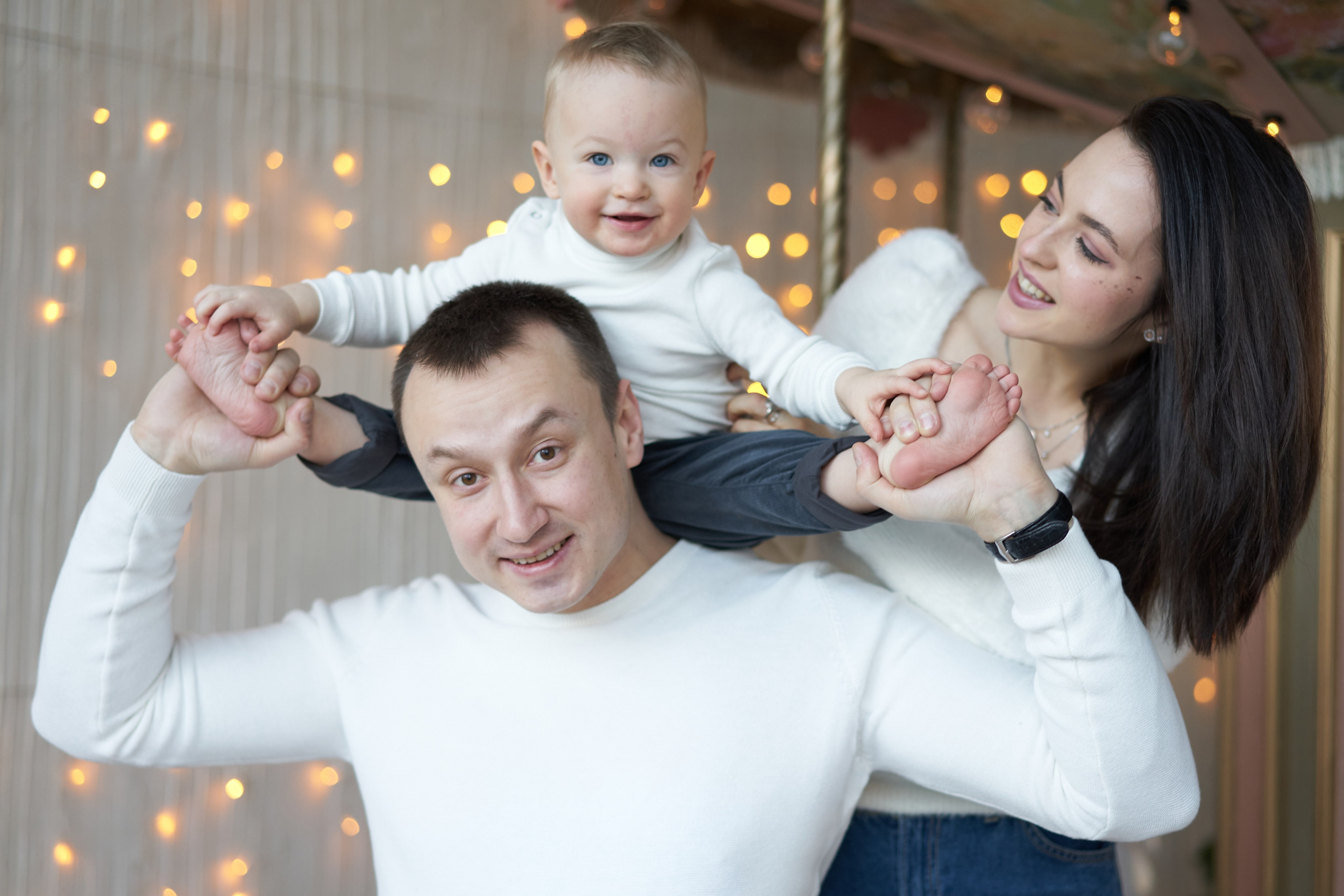 Семейная фотосессия в студии. Фотограф Екатеринбург Кокшарова Александра