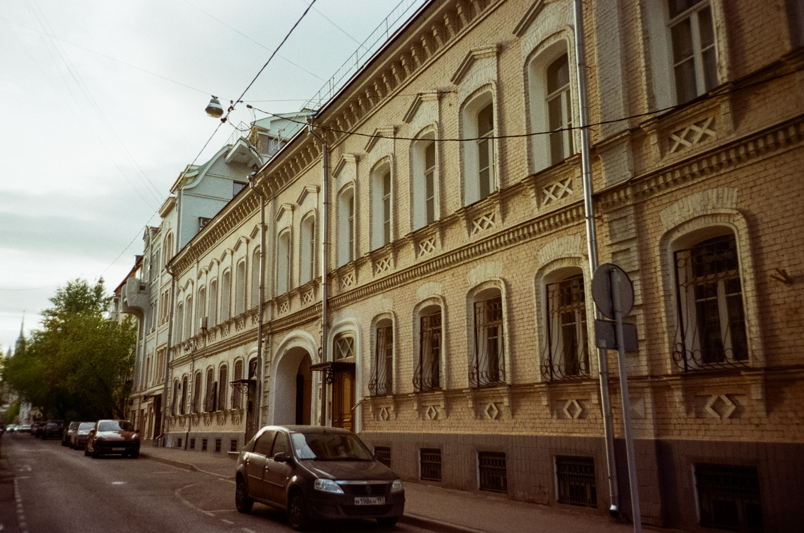 Ул. Малая и Большая Никитская | Ricoh R1 | Fujifilm Fujicolor C200