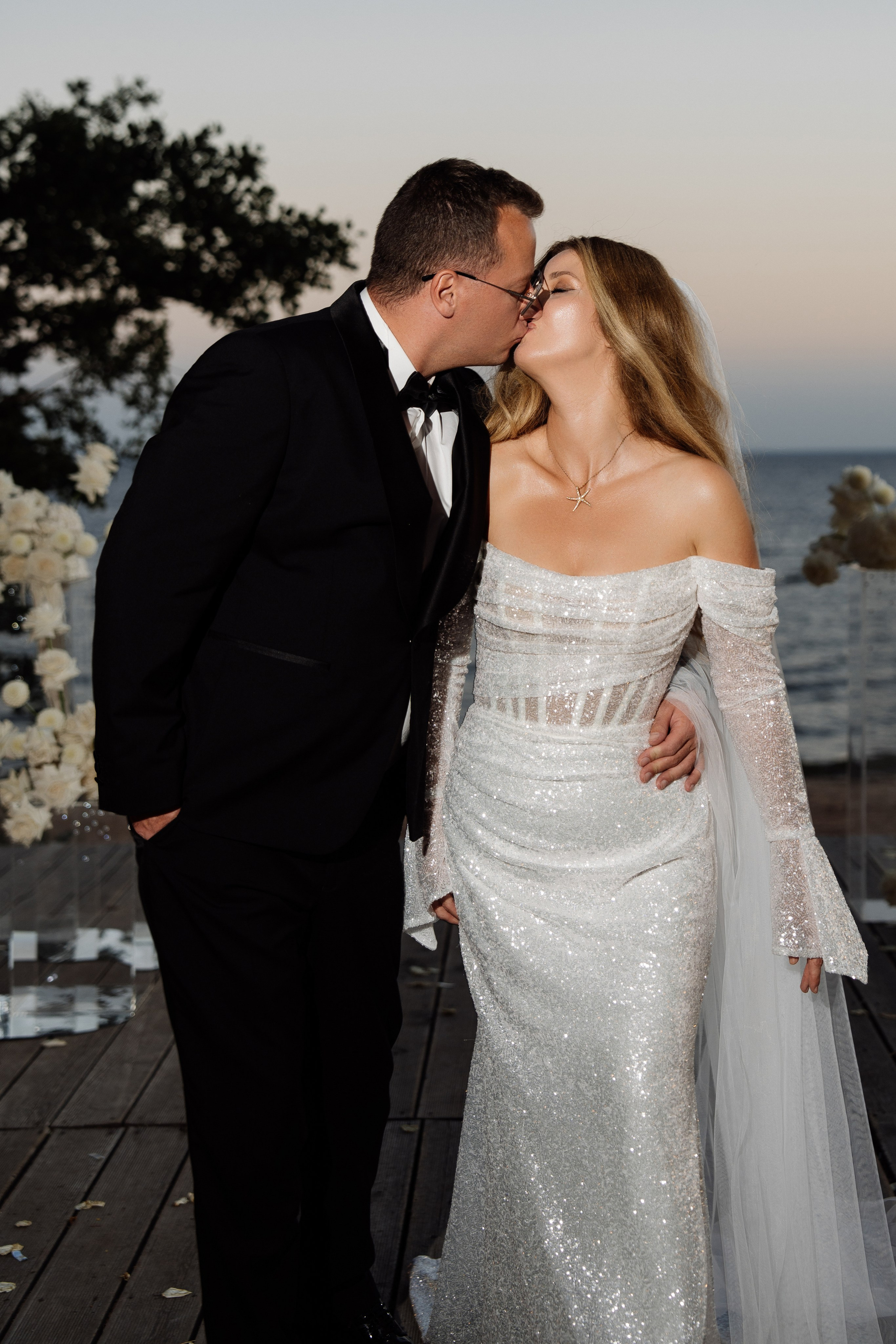 Свадьба в русской рыбалке. Свадебный фотограф организатор в Санкт-Петербурге Ассоль Опарина