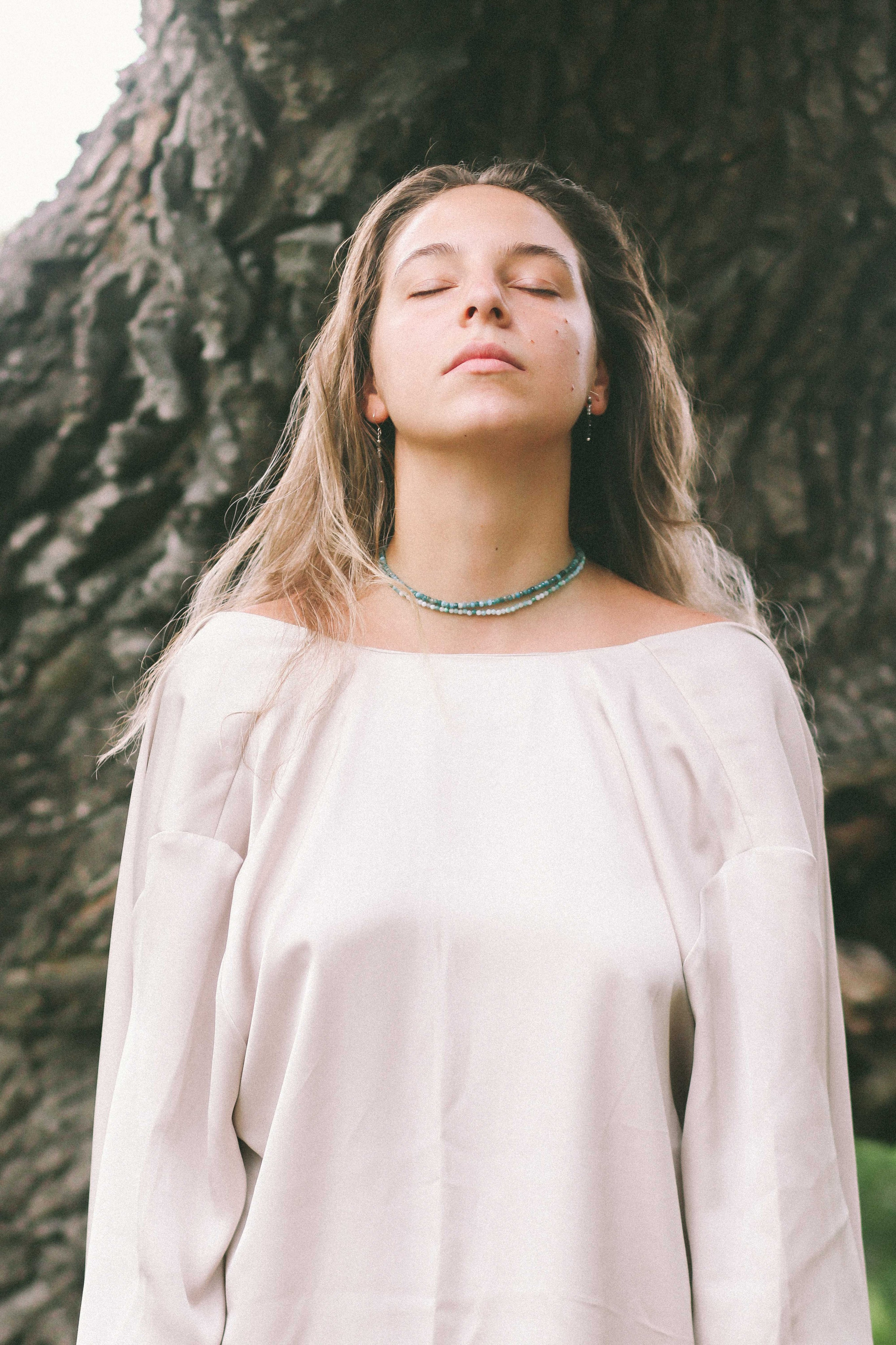 Коллекция украшения из натуральных камней. Фотограф на Шри-Ланке