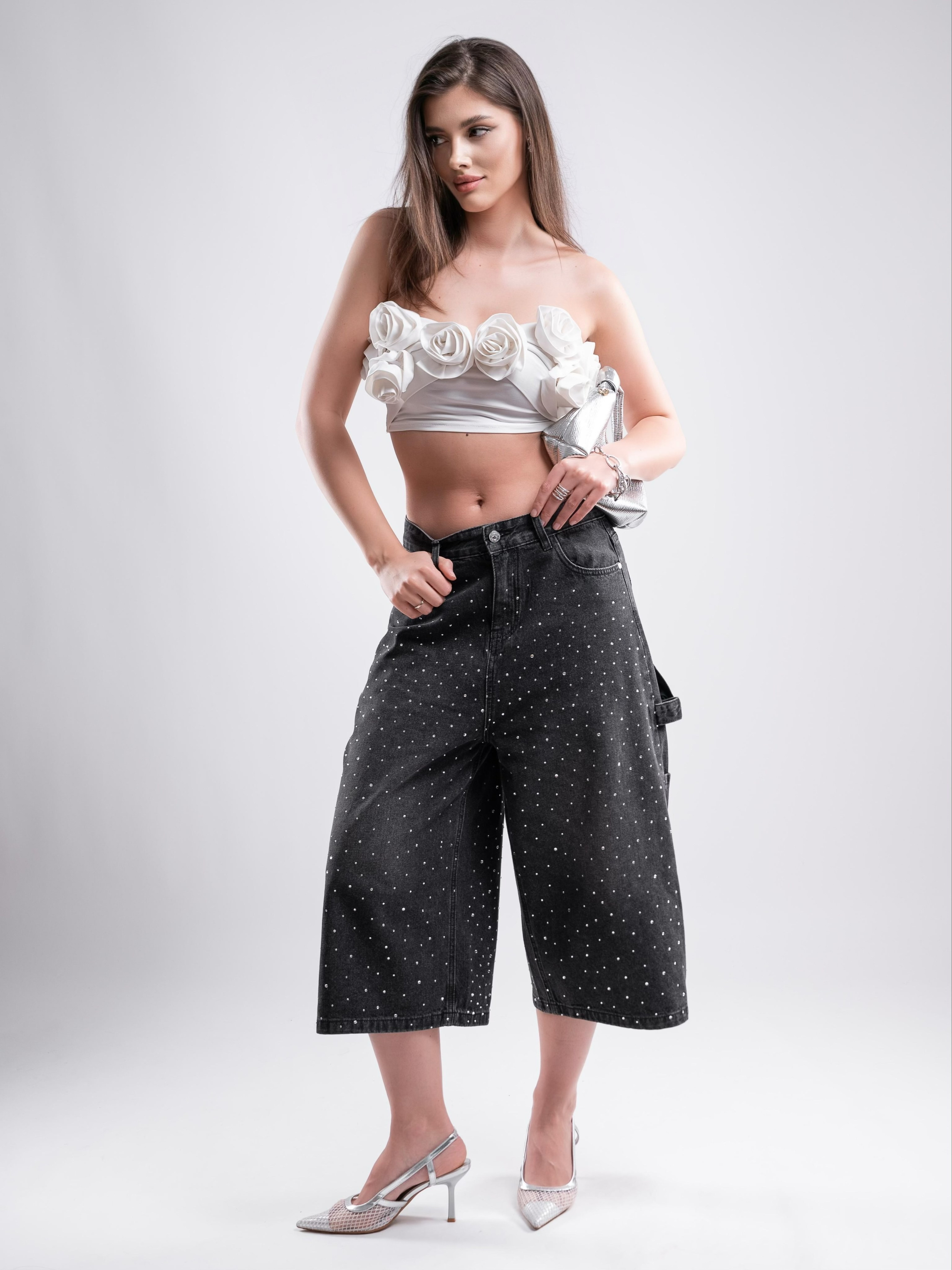 Джинсовые бриджи. Предметный фотограф, фото для маркетплейсов Пятигорск, КМВ