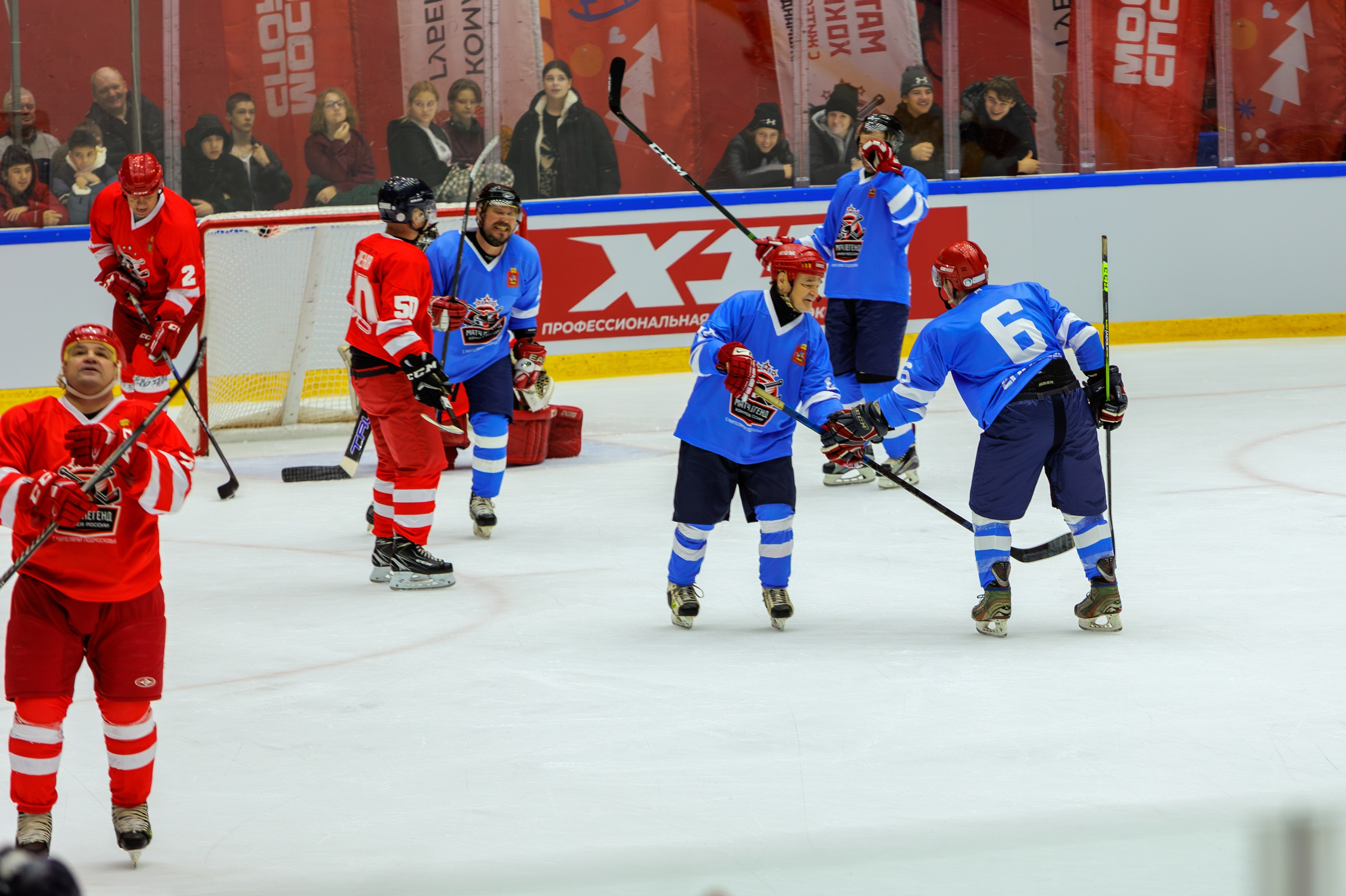 Первый матч Легенд в 2025 году. Выпускные альбомы и школьный фотограф в Подольске, Троицке, Щербинке, Москве и Московской области