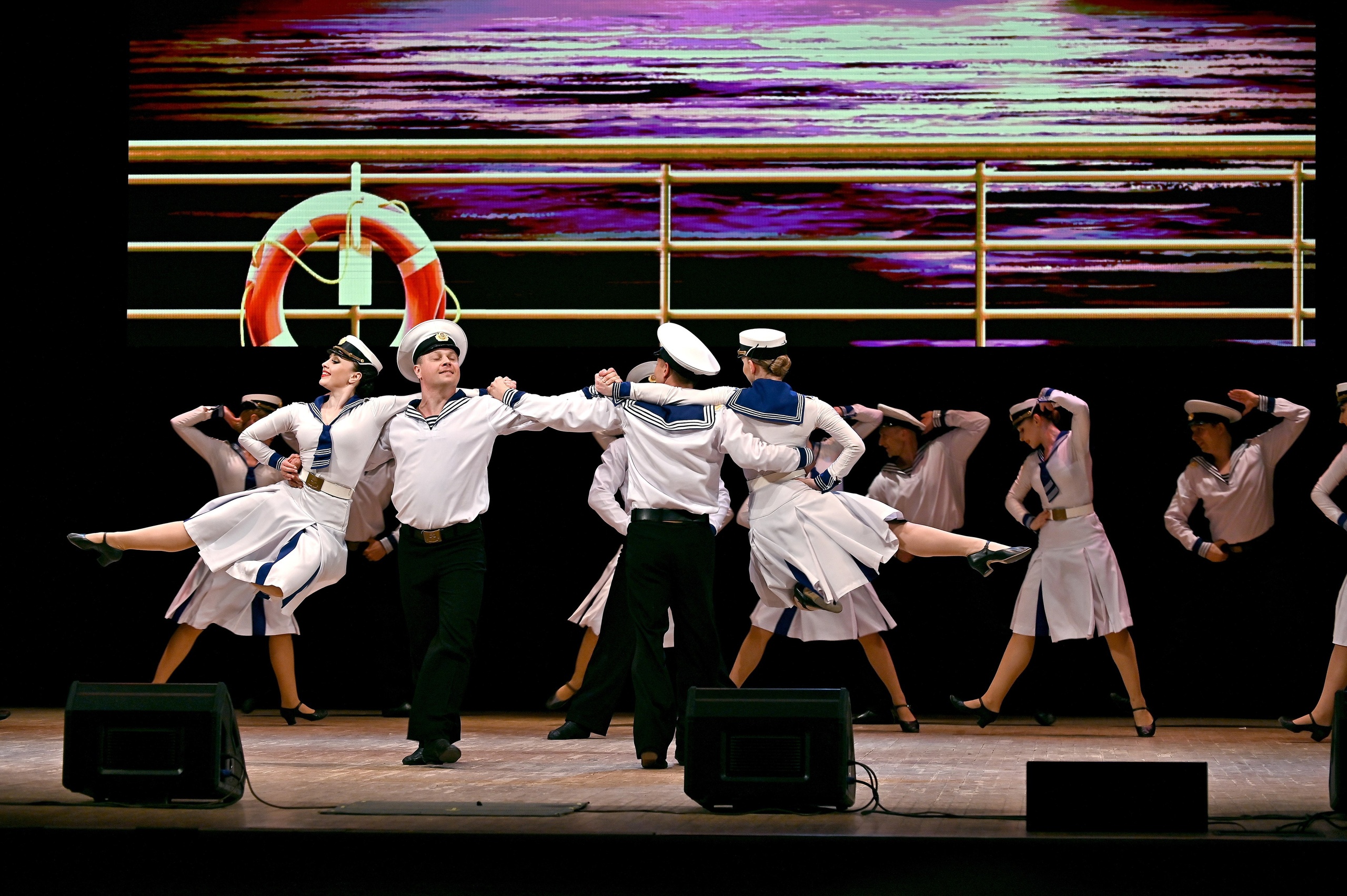 АНСАМБЛЬ ПЕСНИ И ТАНЦА «ДОНБАСС». ФОТОГРАФ ВАШИХ МЕРОПРИЯТИЙ РЯЗАНЬ СЕРГЕЙ КЛЮЕВ Концертная фотография близка к репортажу и портретной съемке