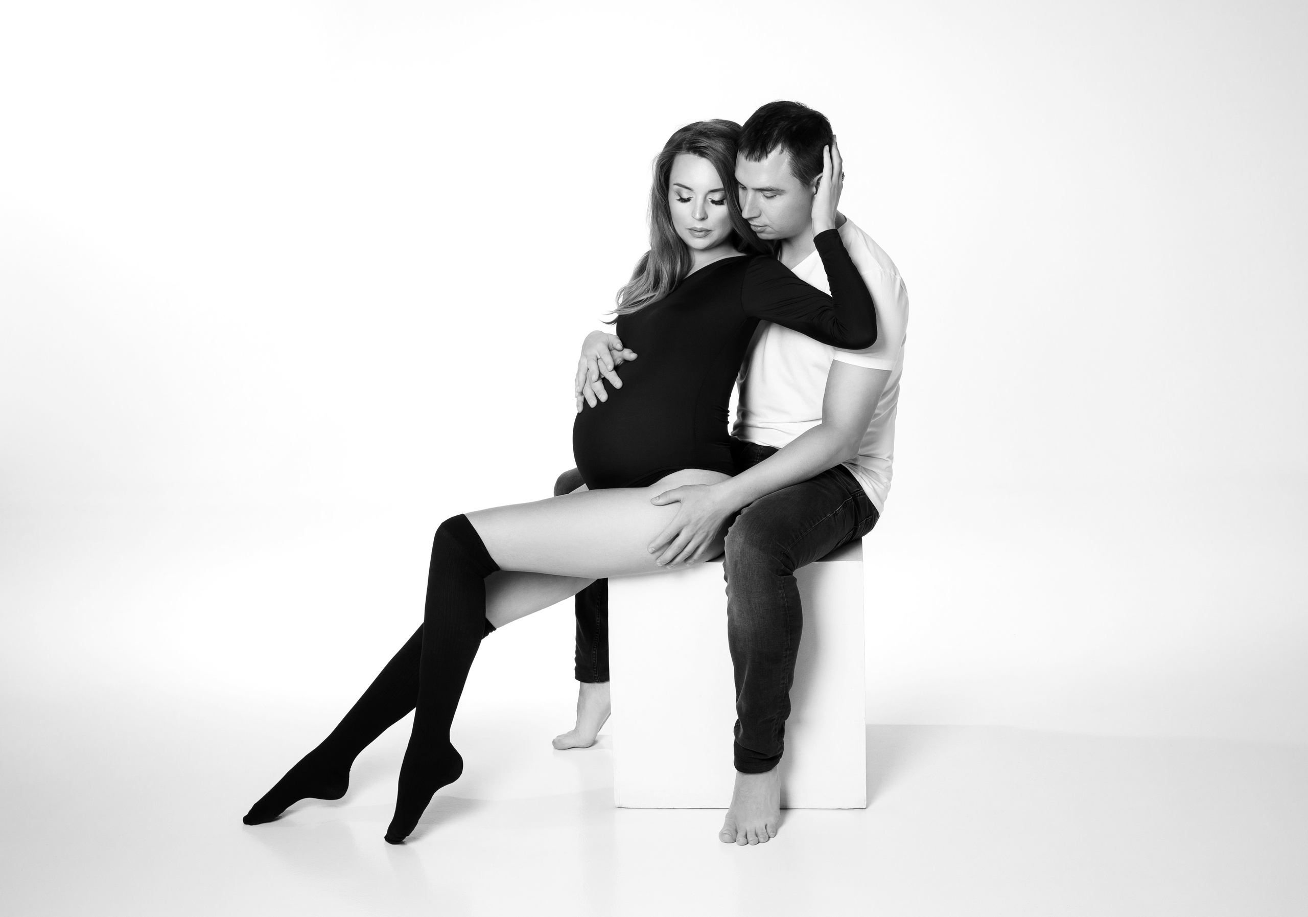 Семейный фотограф беременных в студии Москва.