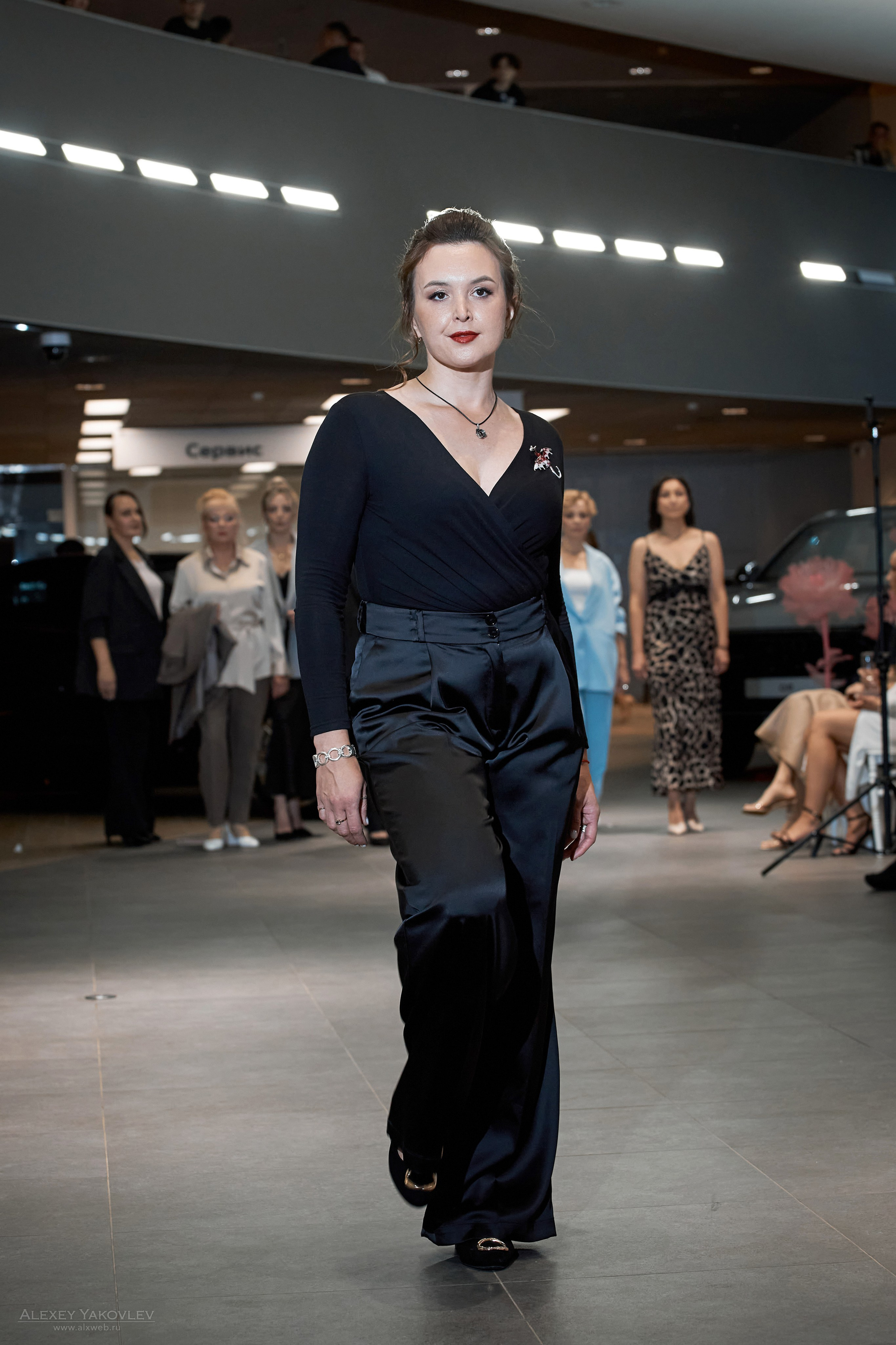 Модный показ PRE-FALL модельной школы Modeling+. Фотограф Алексей Яковлев