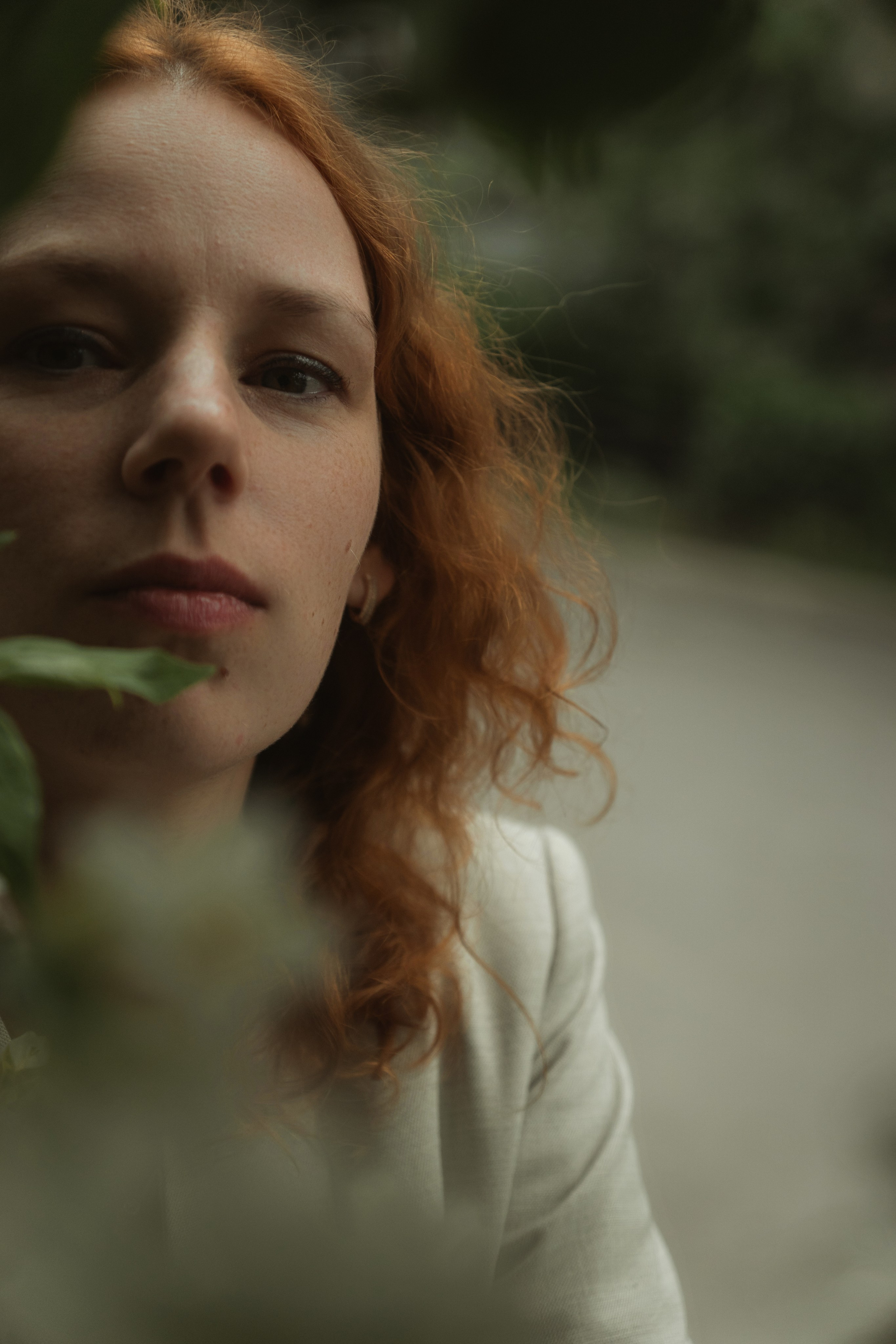 Фото из кустов. Или первые снимки со съемки моей полной тезки. Портретный и семейный фотограф в Санкт-Петербурге Чугунова Анастасия