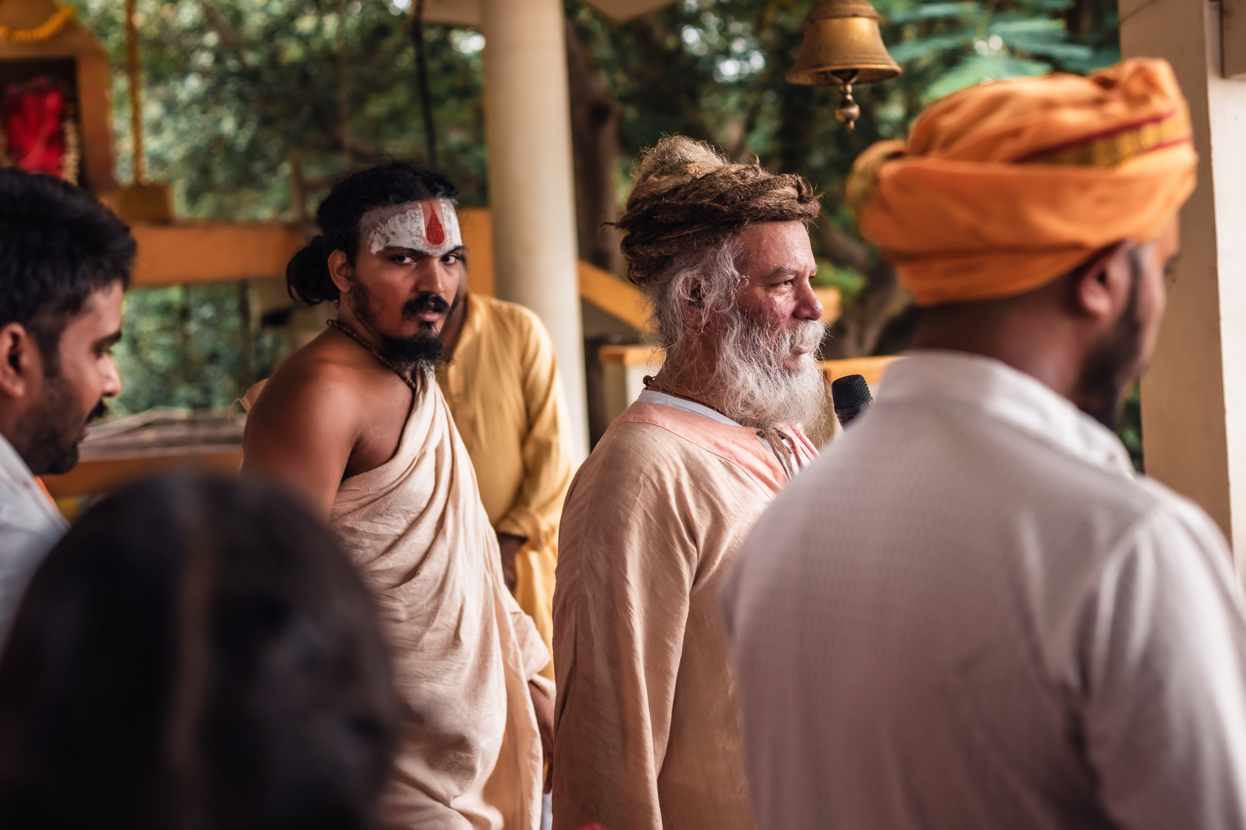 Abhisheka Devraha Baba on Sri Devdas ji maharaj bd. Mariam Bagdasaryan