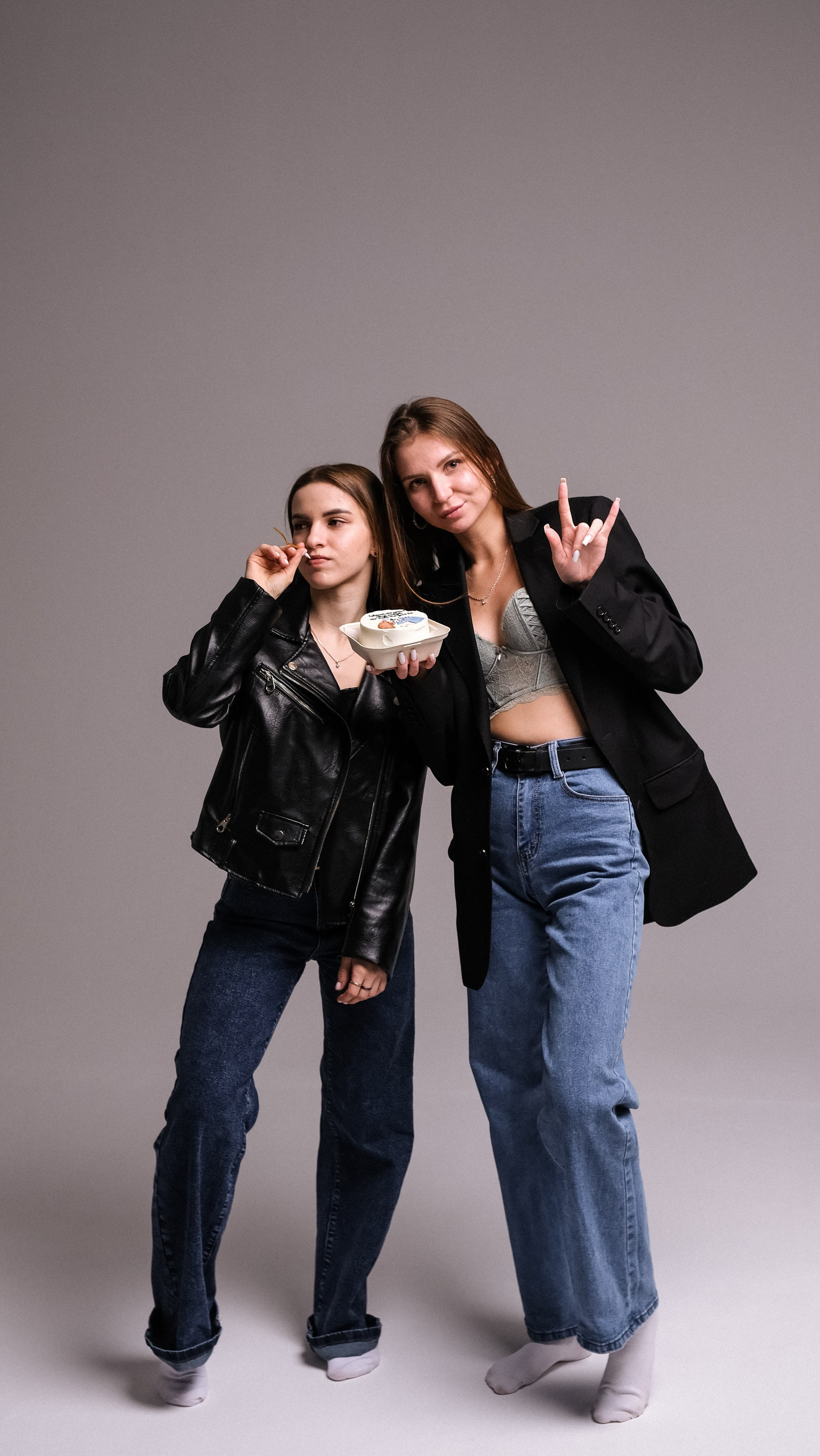 Даша & Настя. Phdkvmr.ru