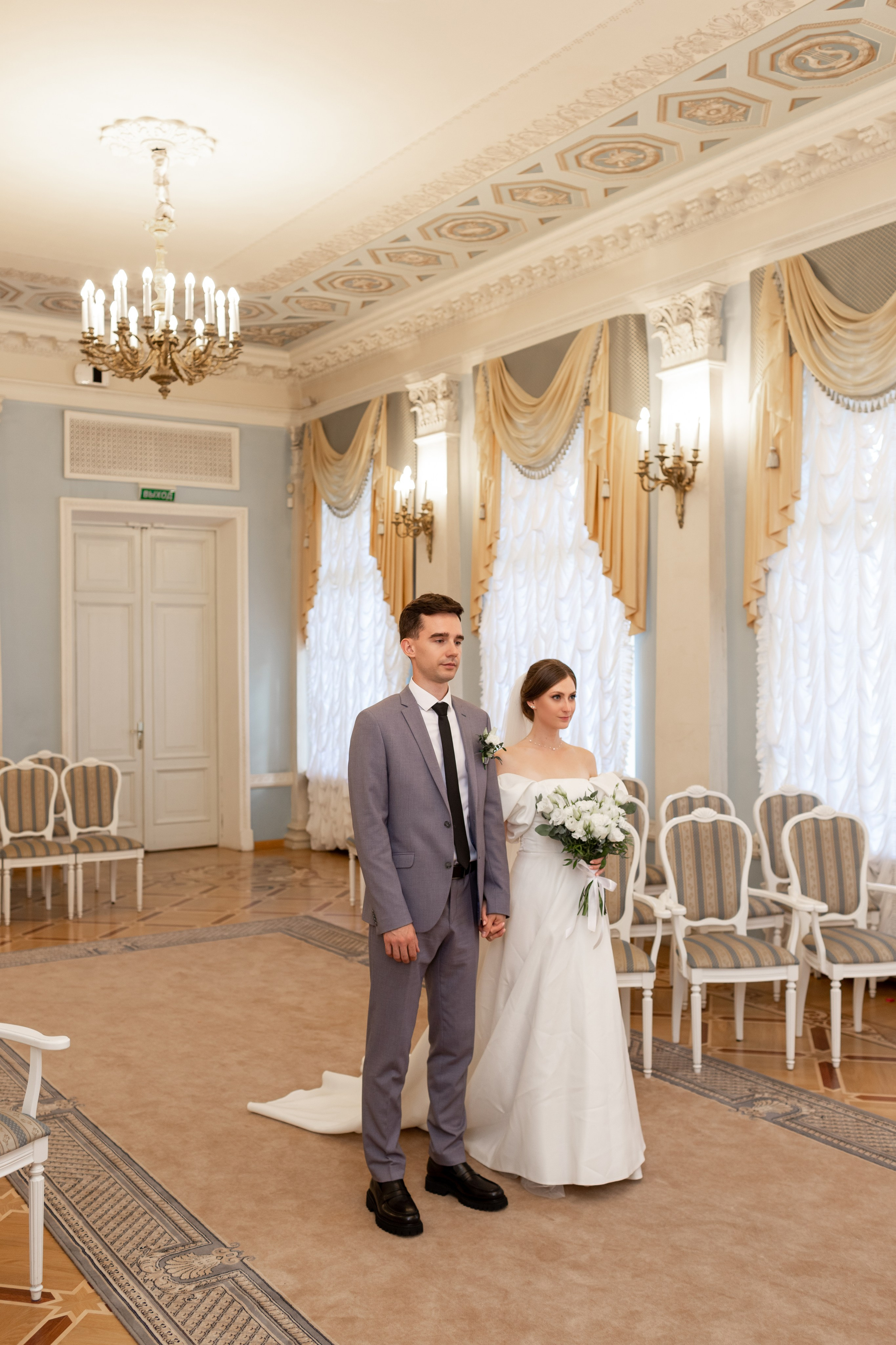 Свадебная фотопрогулка в Санкт-Петербурге. Свадебный фотограф Кирилл Белый