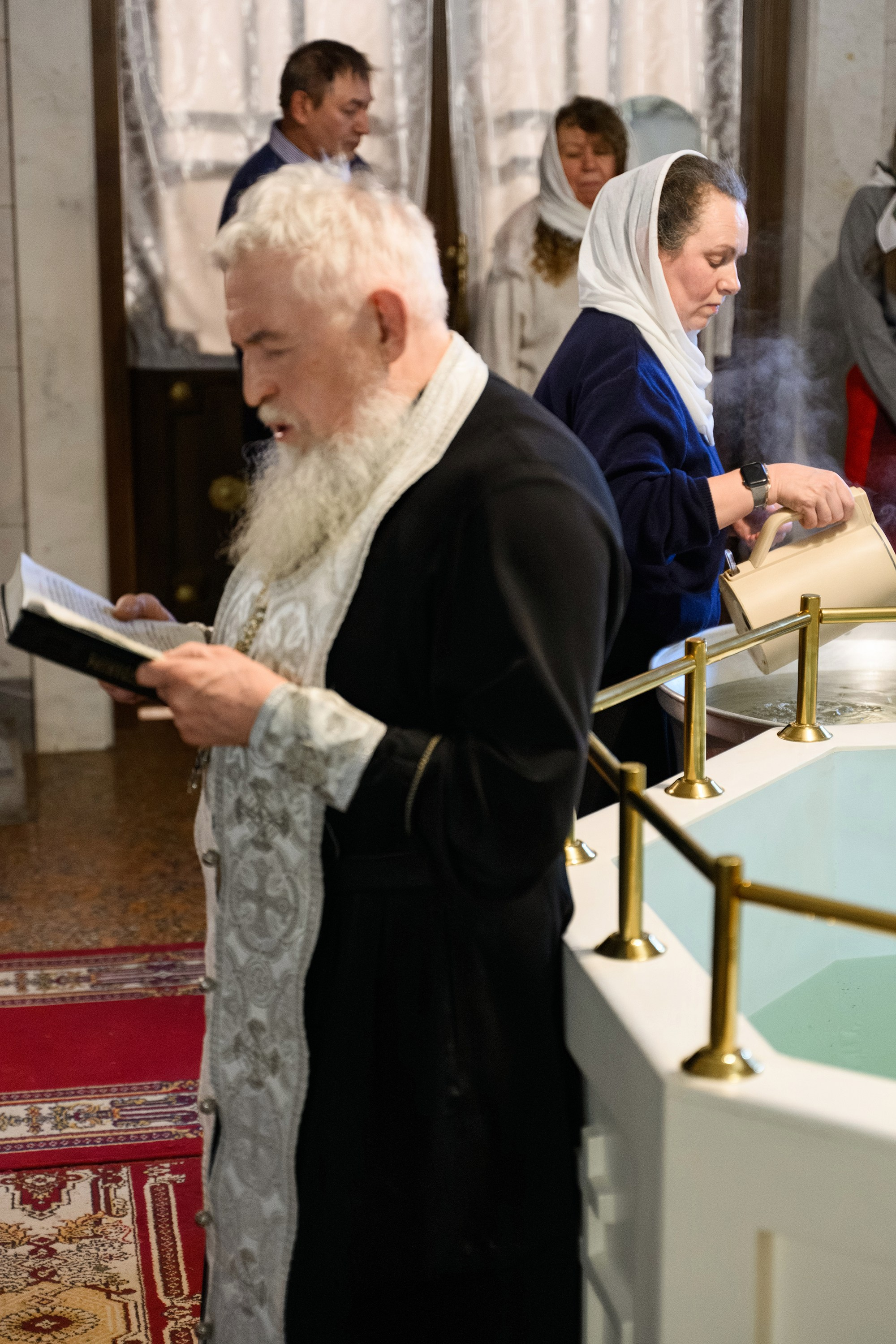 Крещение в Храм на крови. Константин Солодянкин — свадебный и репортажный фотограф в Екатеринбурге и Верхней Пышме