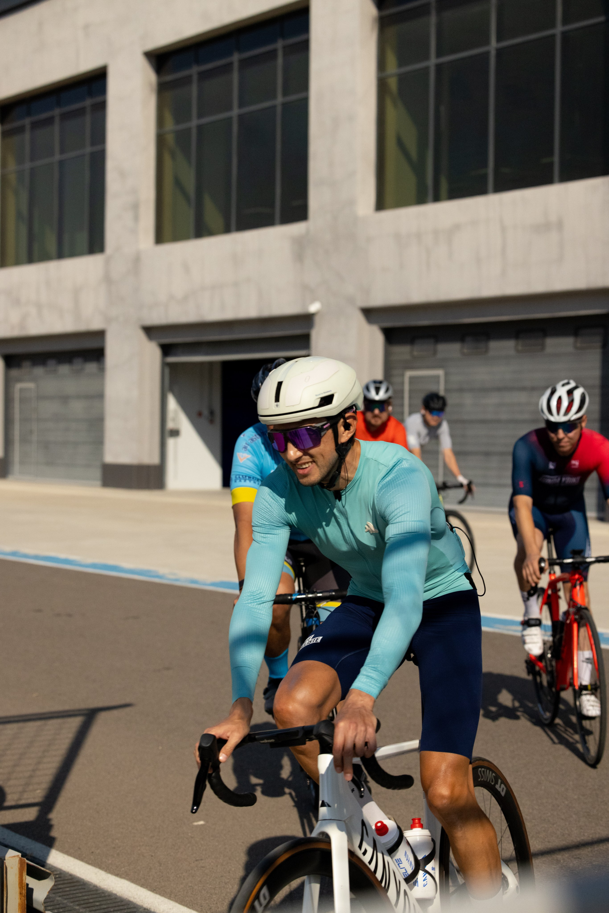 SUNDAYBIKE. Кристина Шнайдер репортажный фотограф Алматы