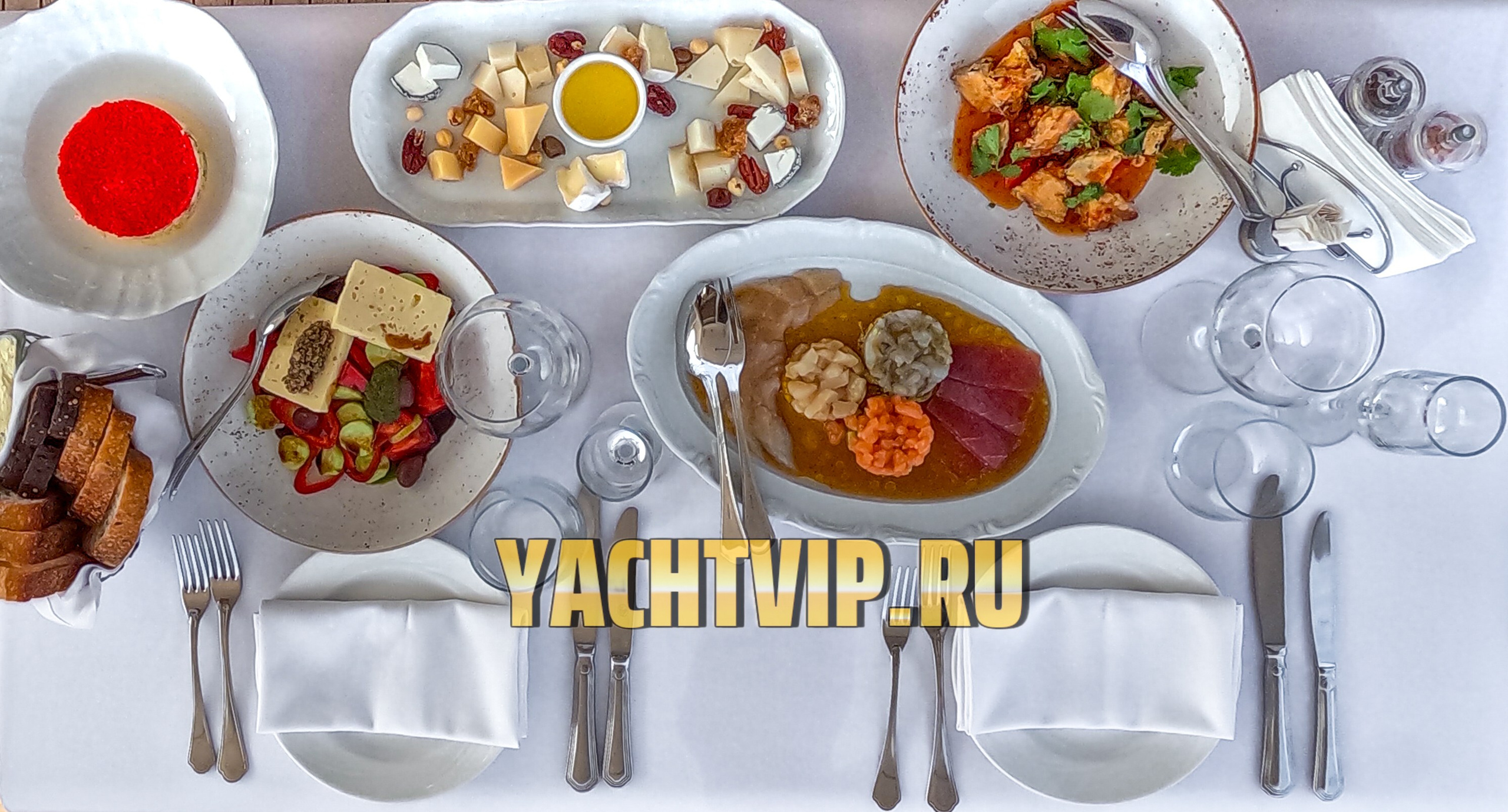 Кейтеринг на яхтах День рождение Девичник Мальчишник. Аренда Яхт в Сочи от Эконом до Премиум Класса