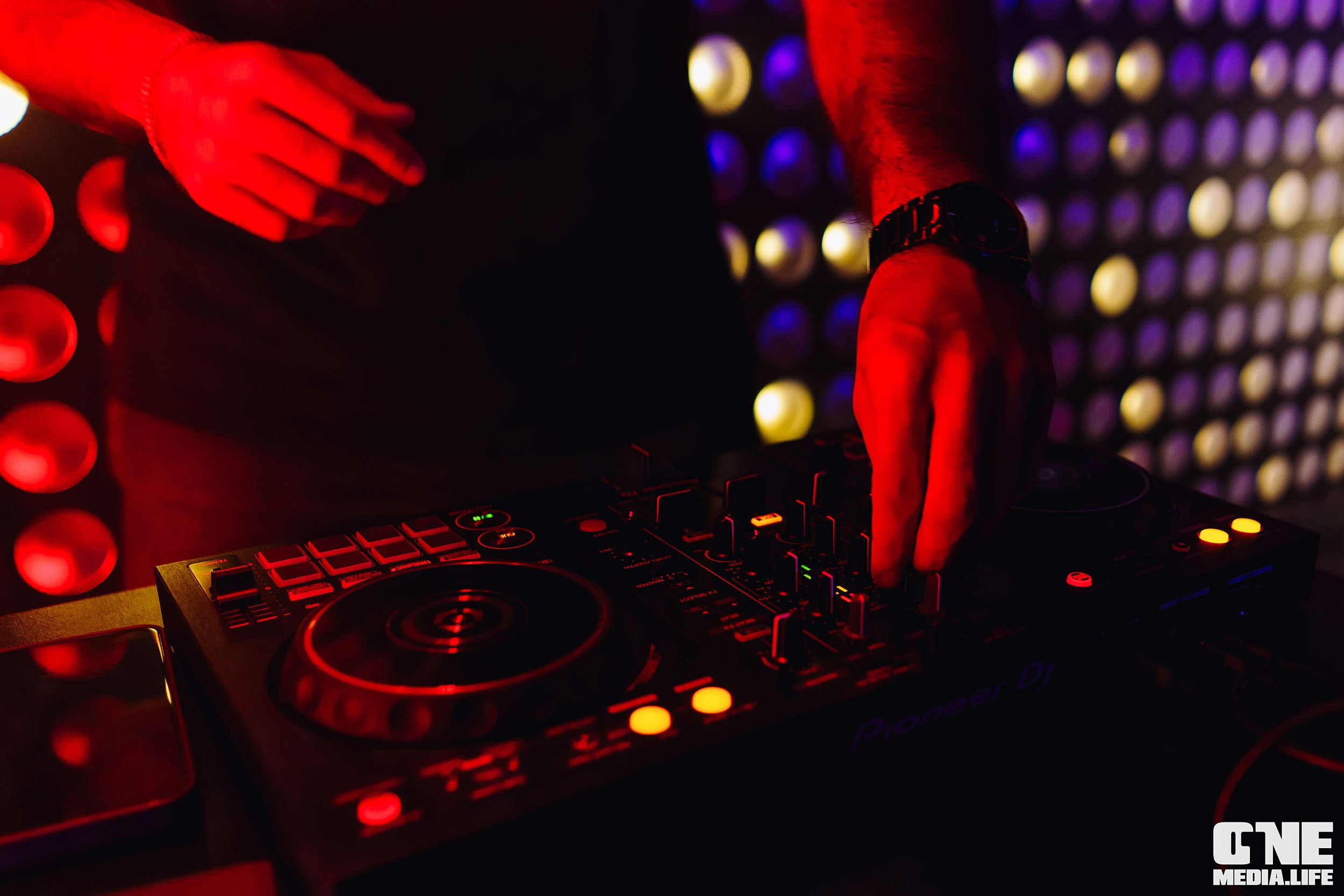 Фоторепортаж из караоке-клуба Эйфория. One Media Life: фоторепортажи, фотоотчеты с мероприятий и заведений