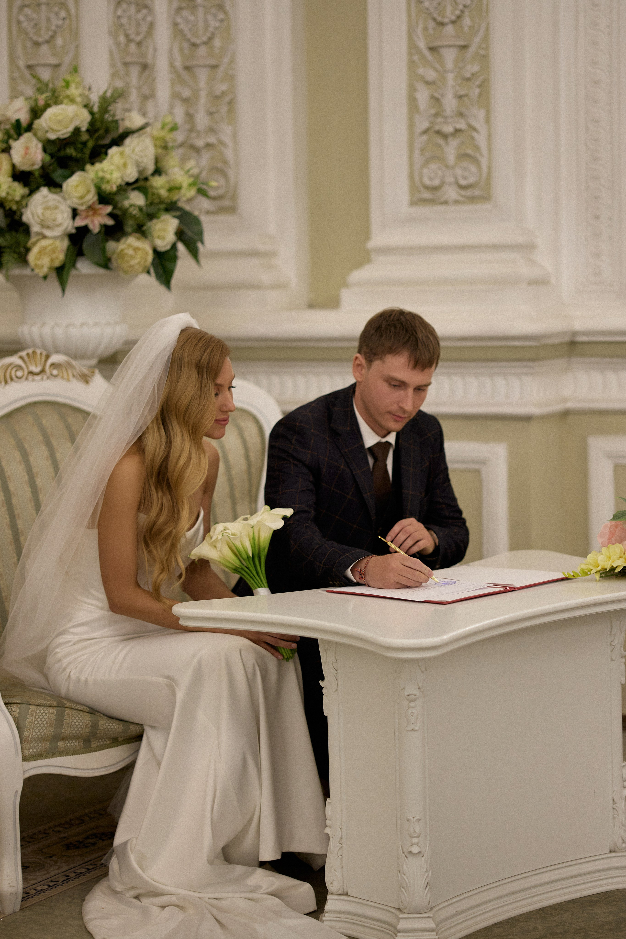 Свадебная фотосессия в Дворце Бракосочетания № 1. Сестры Карабаза. Фотографы и ретушеры в Москве и Санкт-Петербурге