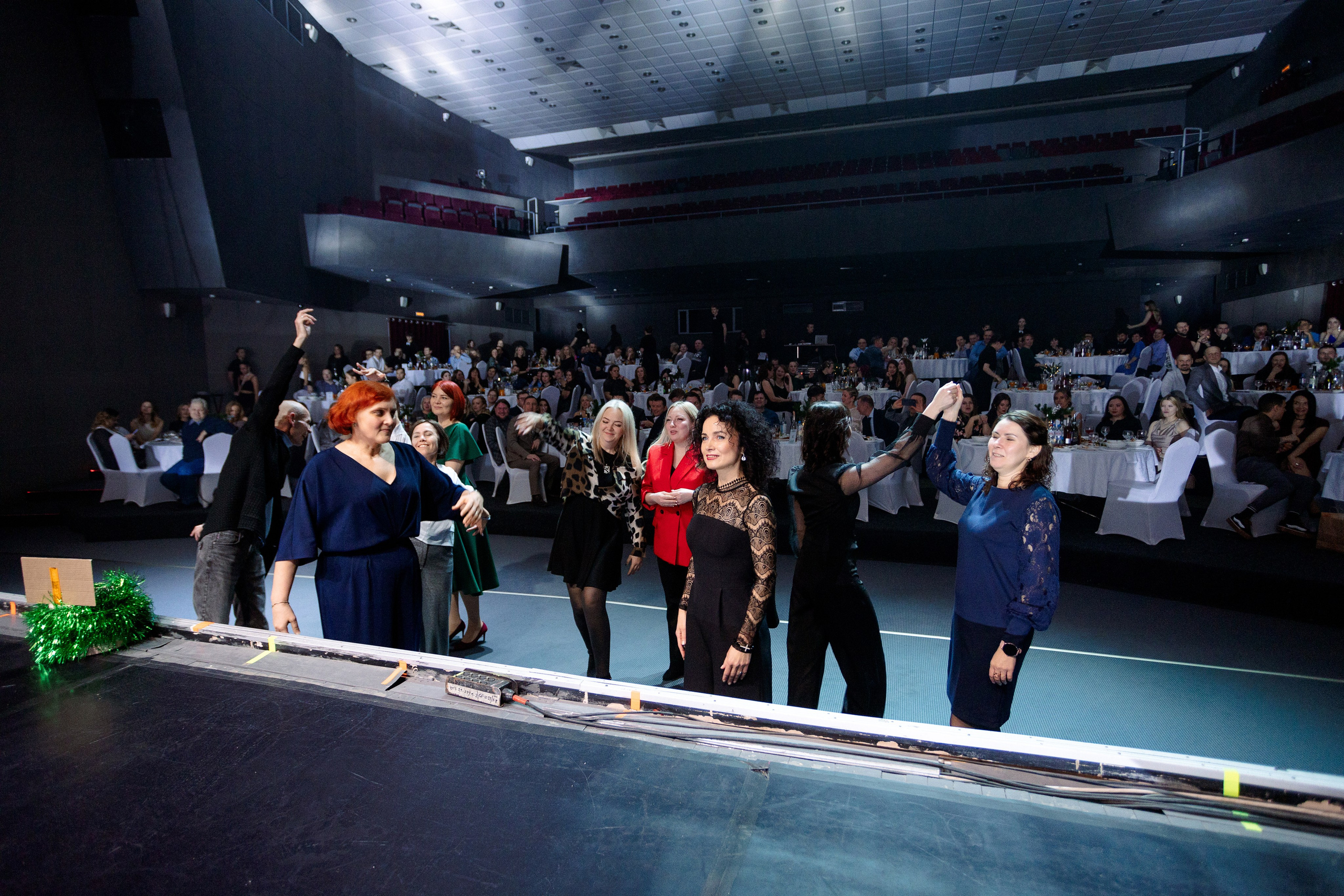РЕПОРТАЖ: НОВЫЙ ГОД В ДК МЕТАЛЛУРГ. Профессиональный фотограф в Ижевске Леша Петров