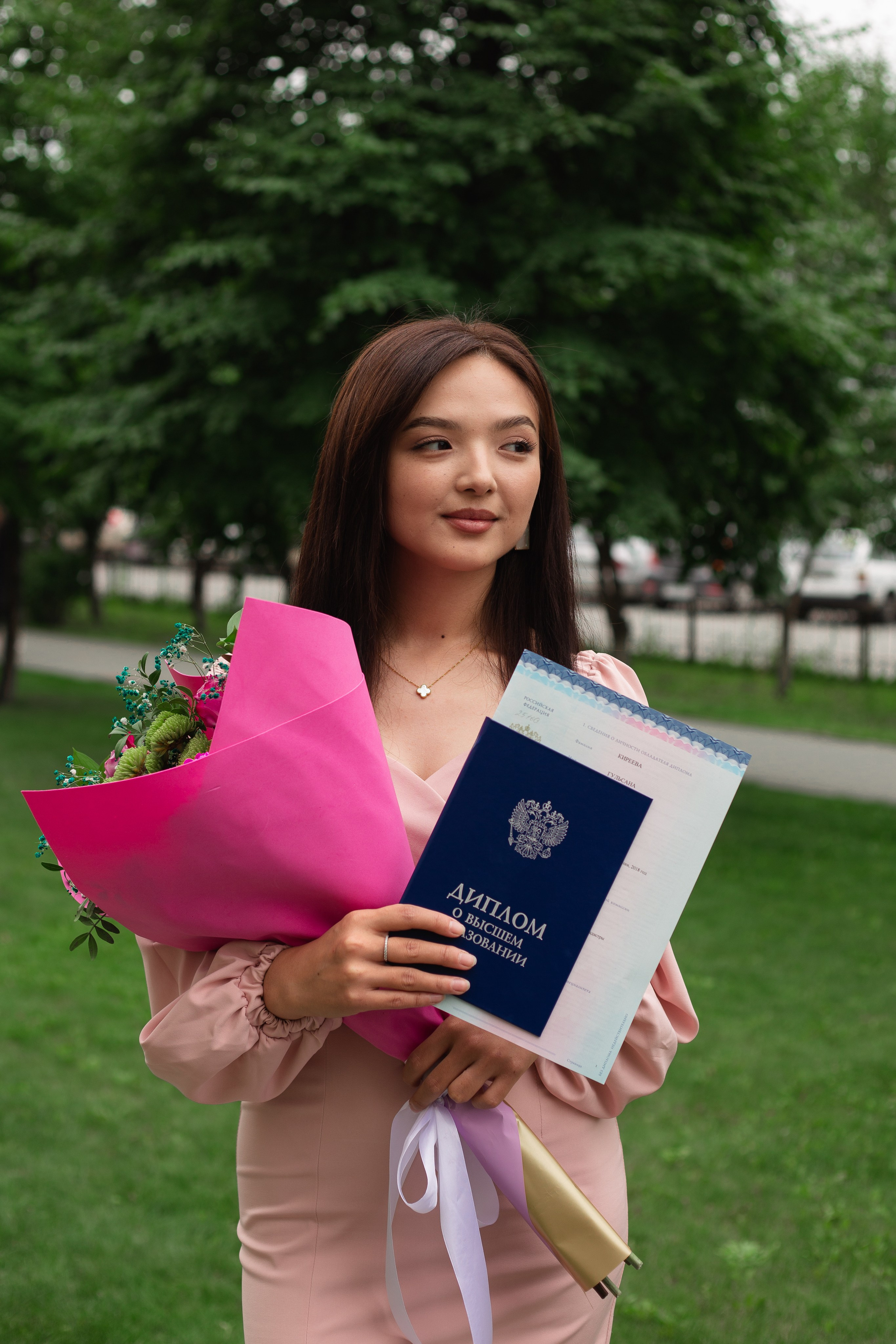 Вручение дипломов (СГУГиТ, 2022). Свадебный и портретный фотограф в Новосибирске Любовь Исакова