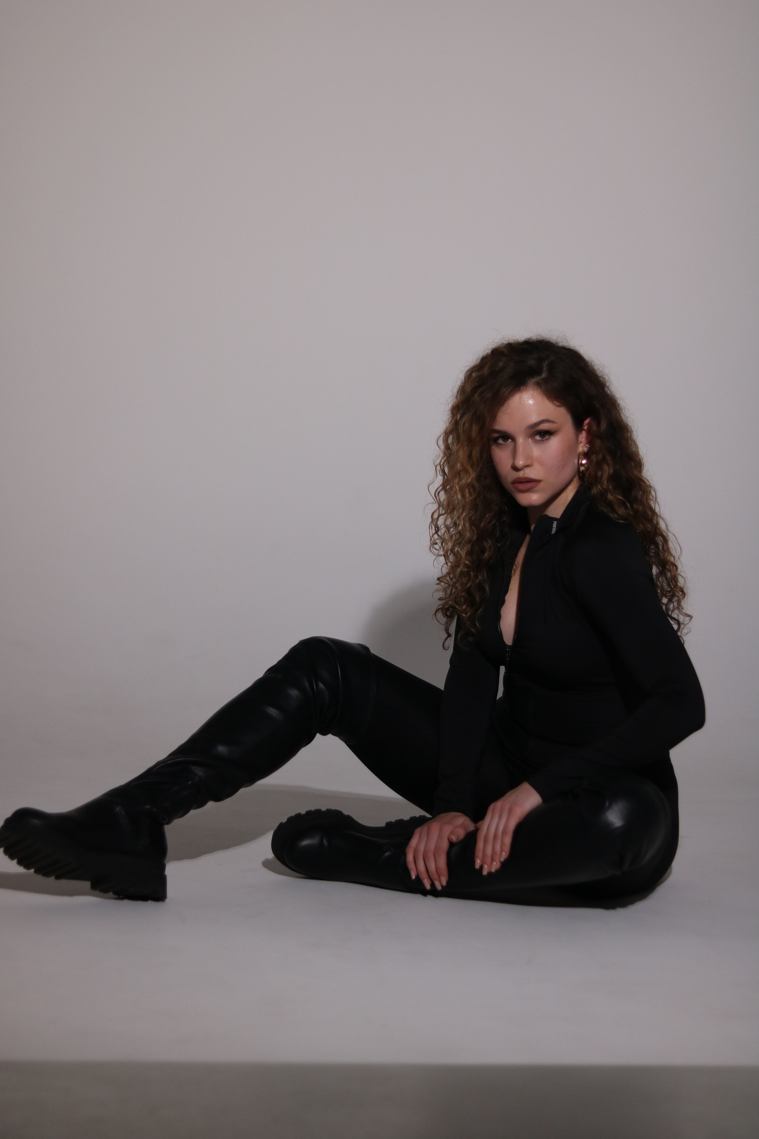 Мария, 44-46 р-р, 170 см. KED Production — продакшн из СПб. Создаём фото, видео и контент, который помогает брендам и селлерам продавать больше