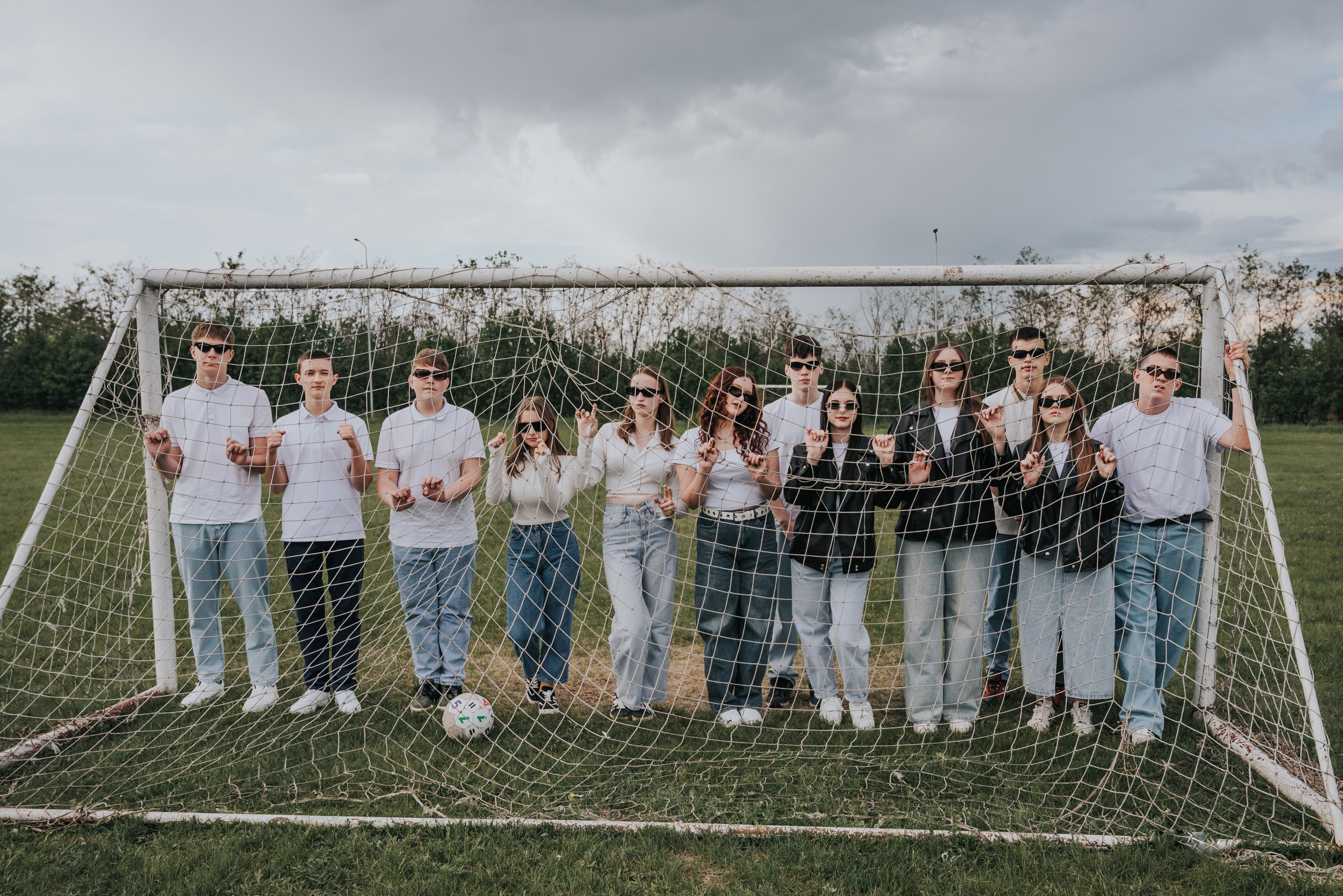 Спортплощадка. Выпускные альбомы и Школьный фотограф в Алексеевке, Бирюче, Красном
