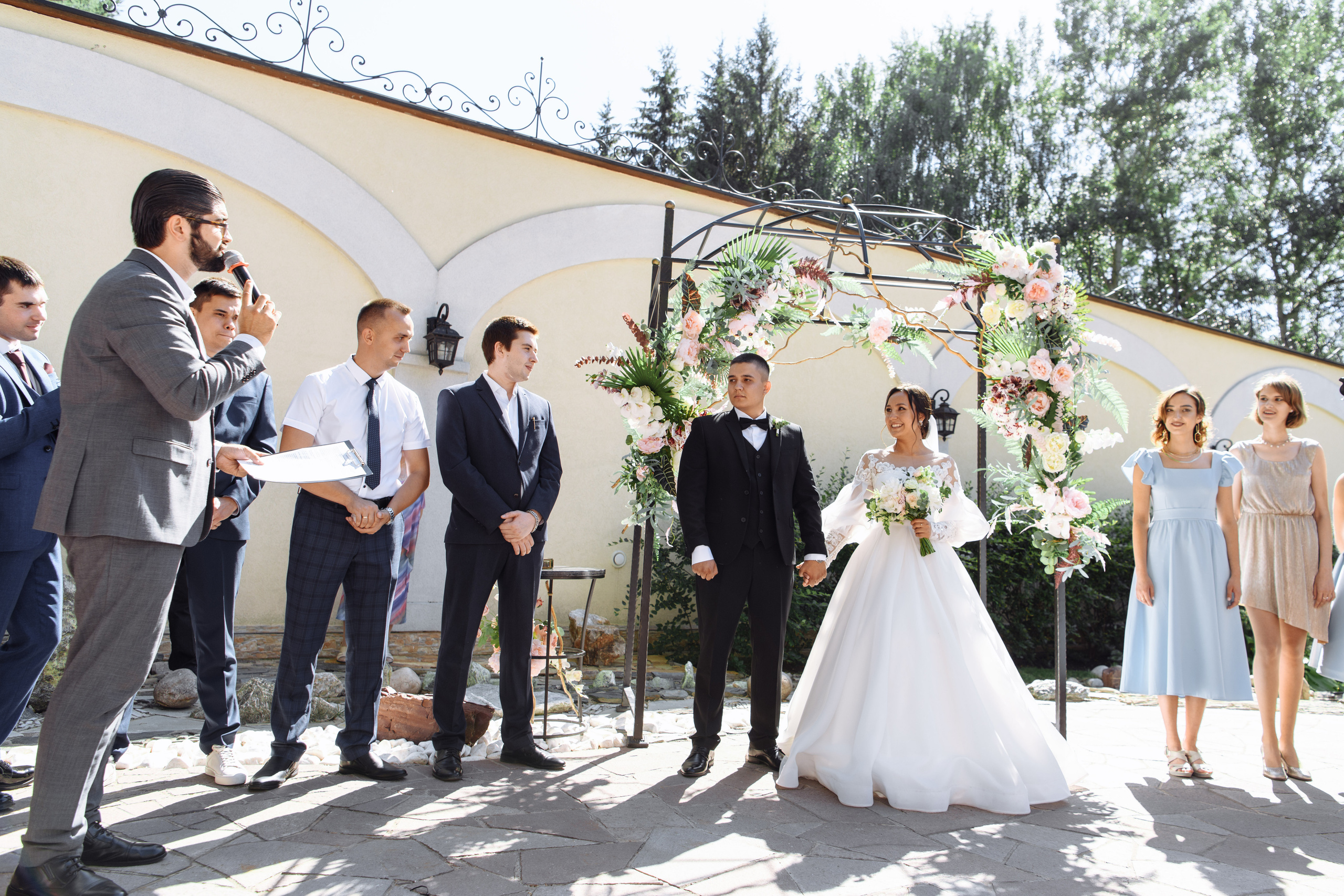 Свадебная фотосессия и выездная регистрация в театре оперы и балета. Свадебный и семейный фотограф в Уфе | Винс Константин | Фотопроекты