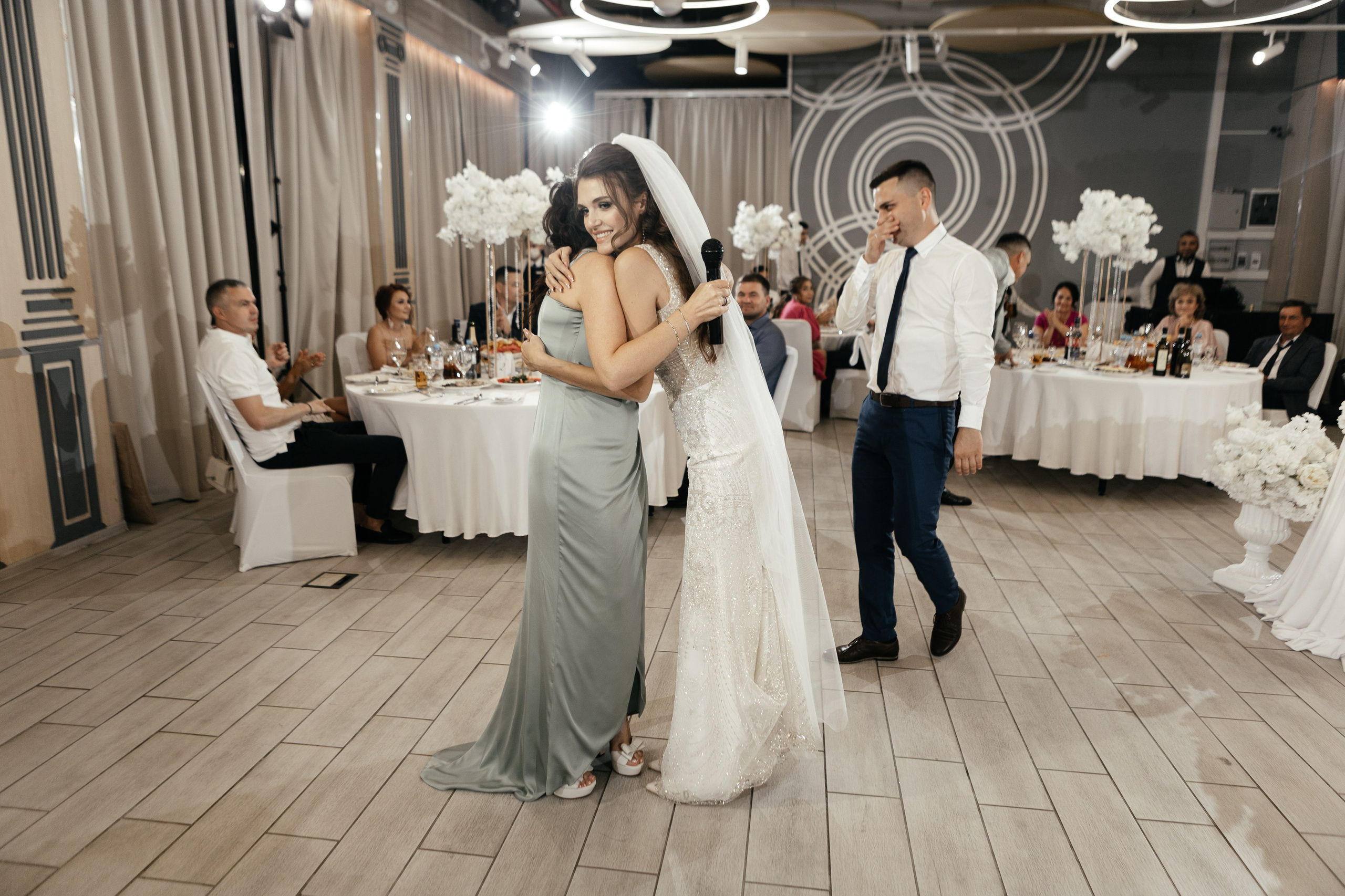 Свадебный фотограф Уфа — Руслан ГабдлисламовЖивые эмоции, красивые кадры, воспоминания на всю жизнь.Работаю по всей Республике Башкортоста. Свадебный фотограф Уфа Руслан Габдлисламов