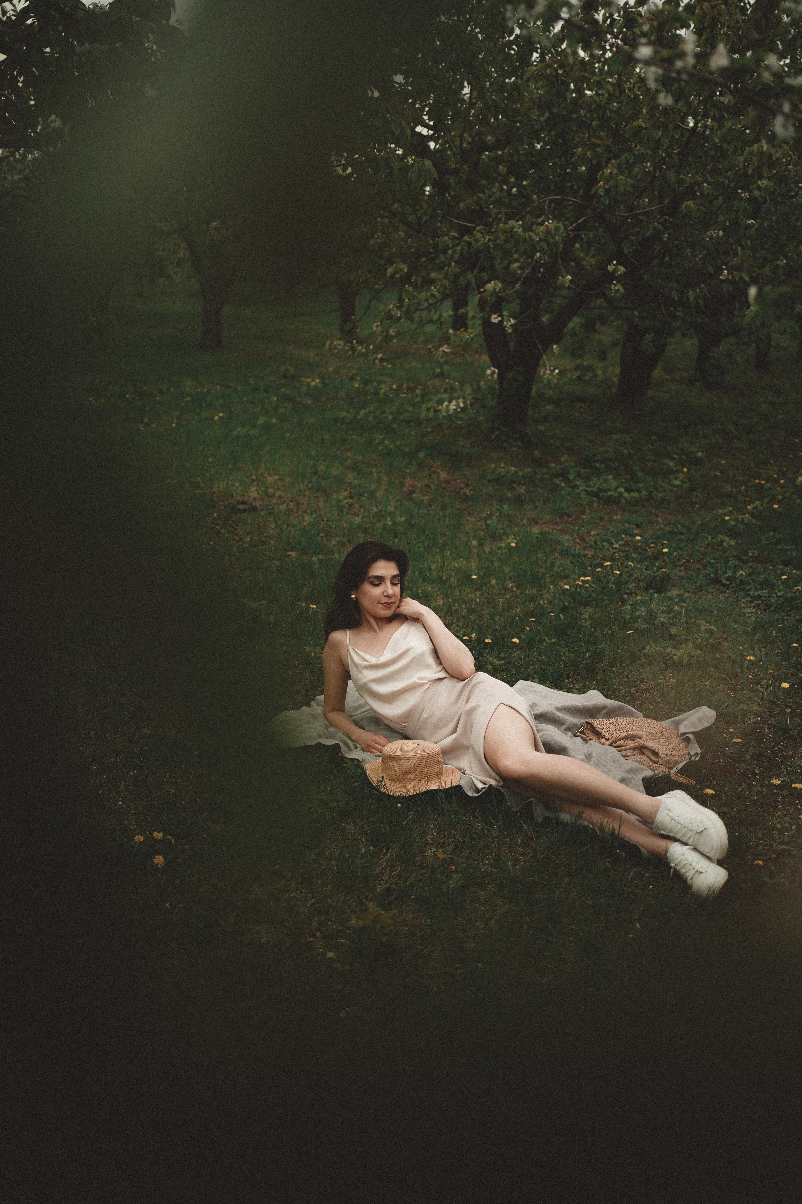 Фотосессия в цветущем саду в пос. Мускатный. Фотограф Ростов-на-Дону. Свадебный фотограф в Ростове-на-Дону. Таинство Крещения и Венчания, семейные фотосессии. Алёна Чёботова