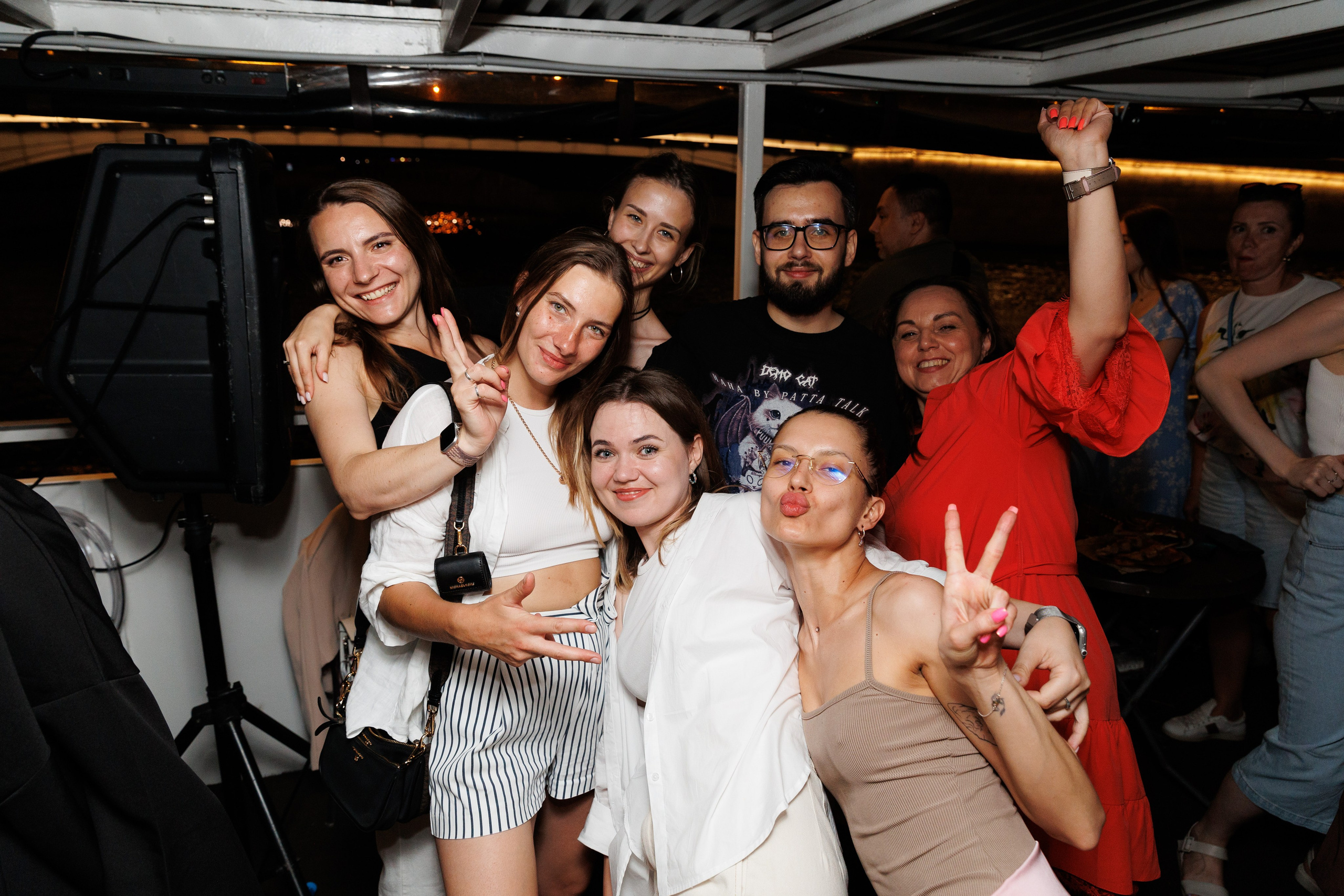 На теплоходах музыка играет. Репортажный Фотограф в Москве Юра Гушан