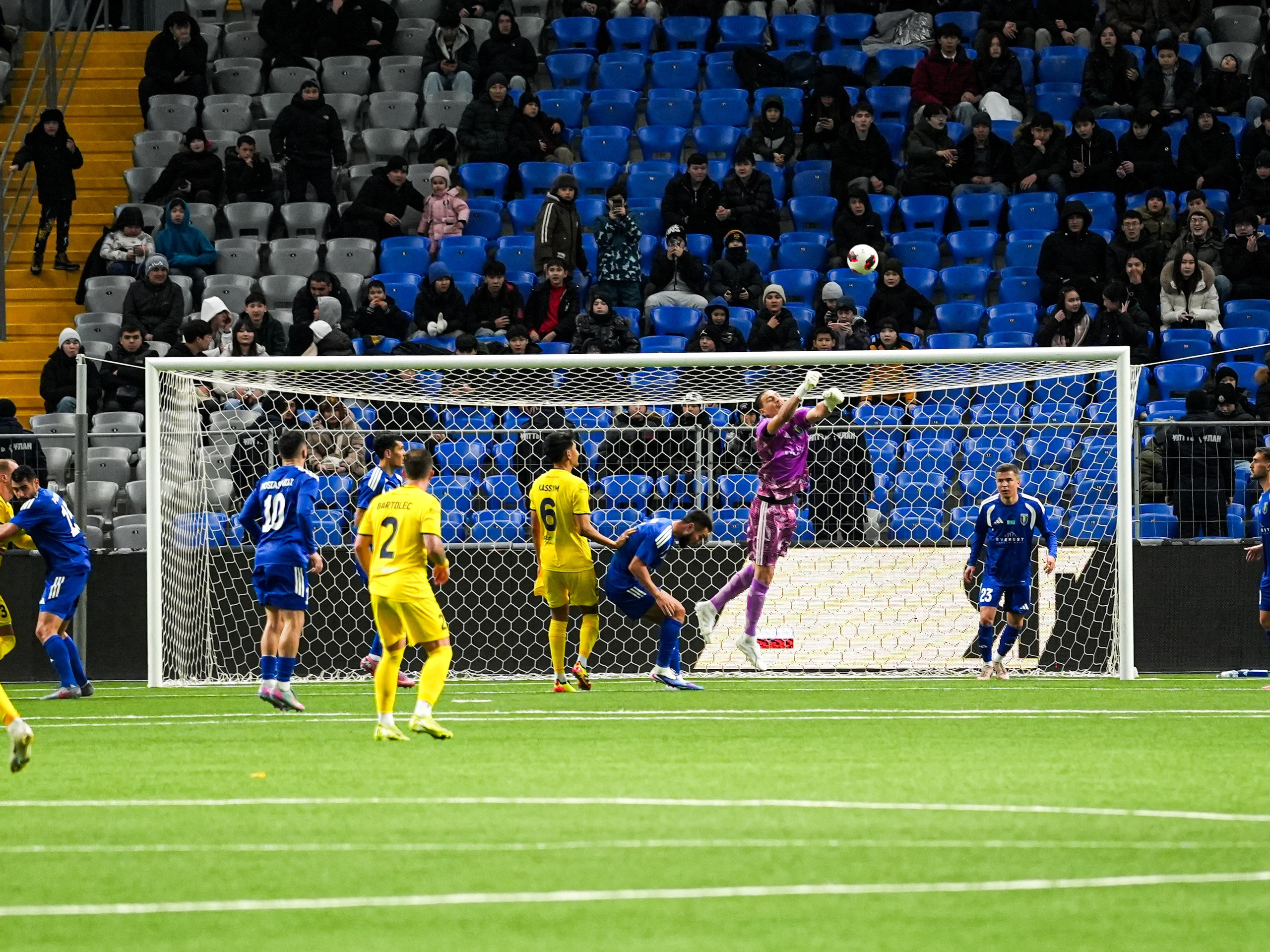 FC ASTANA. Здравствуйте Меня зовут Берден Ансар, Я профессиональный фотограф