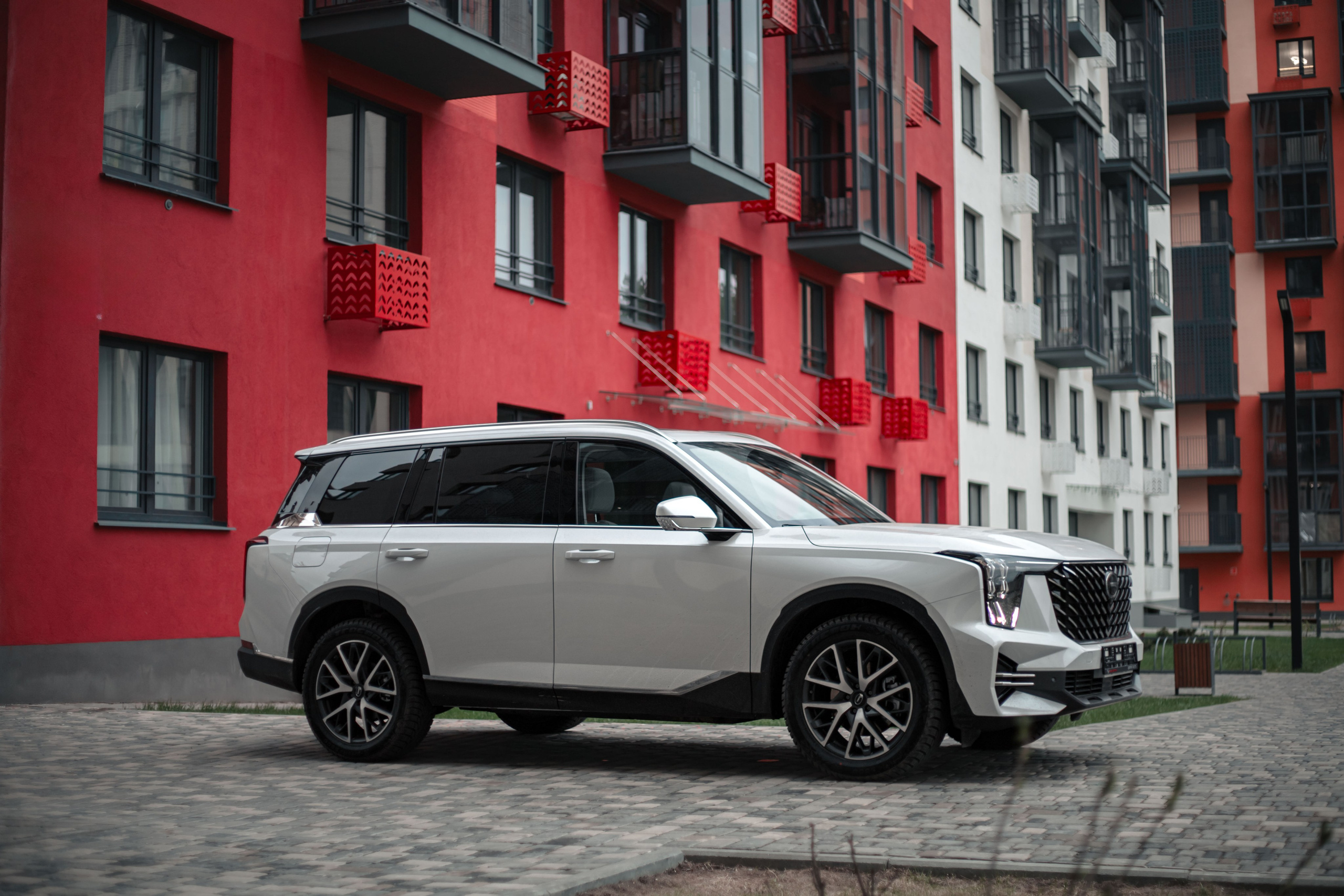 Бизнес съемка для автосалона GAC в городе Ижевск. Бизнес фотограф Ижевск — Назаров Роман