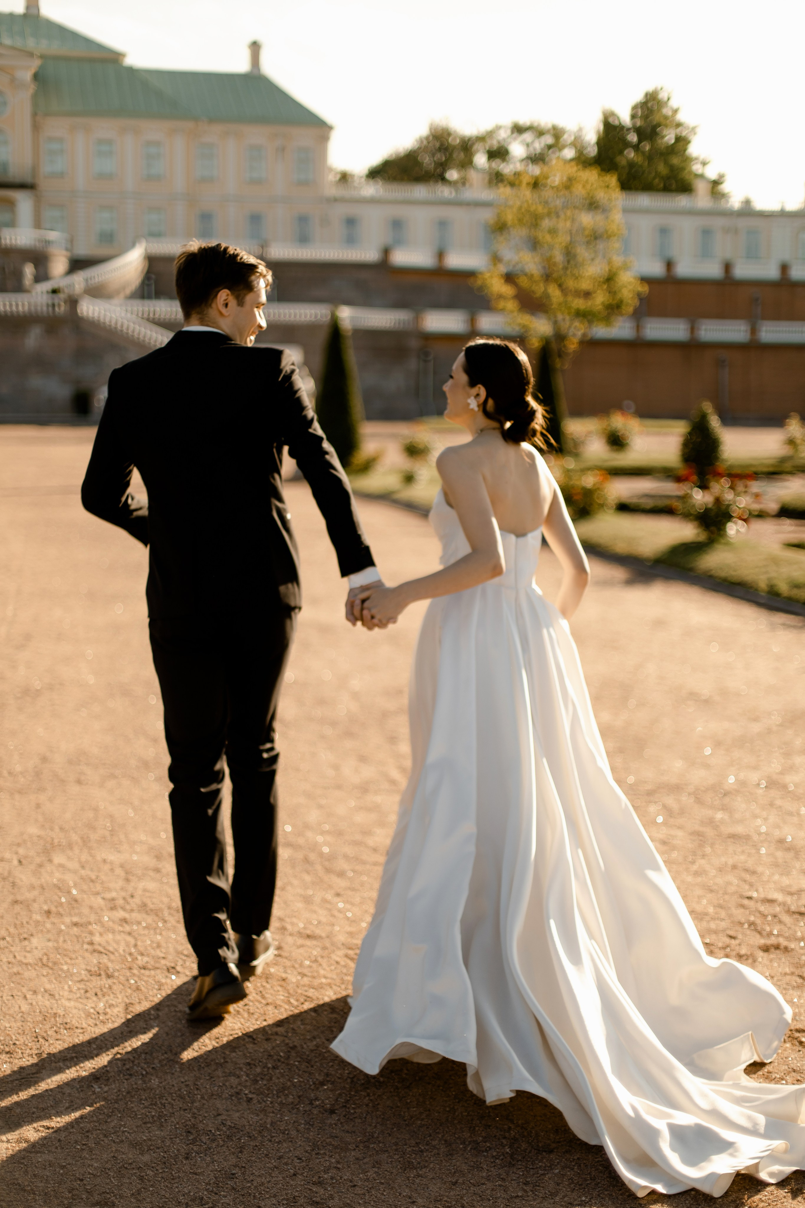 Свадебная прогулка в Ораниенбауме. Свадебный и портретный фотограф в Миассе Филиппенко Дарья