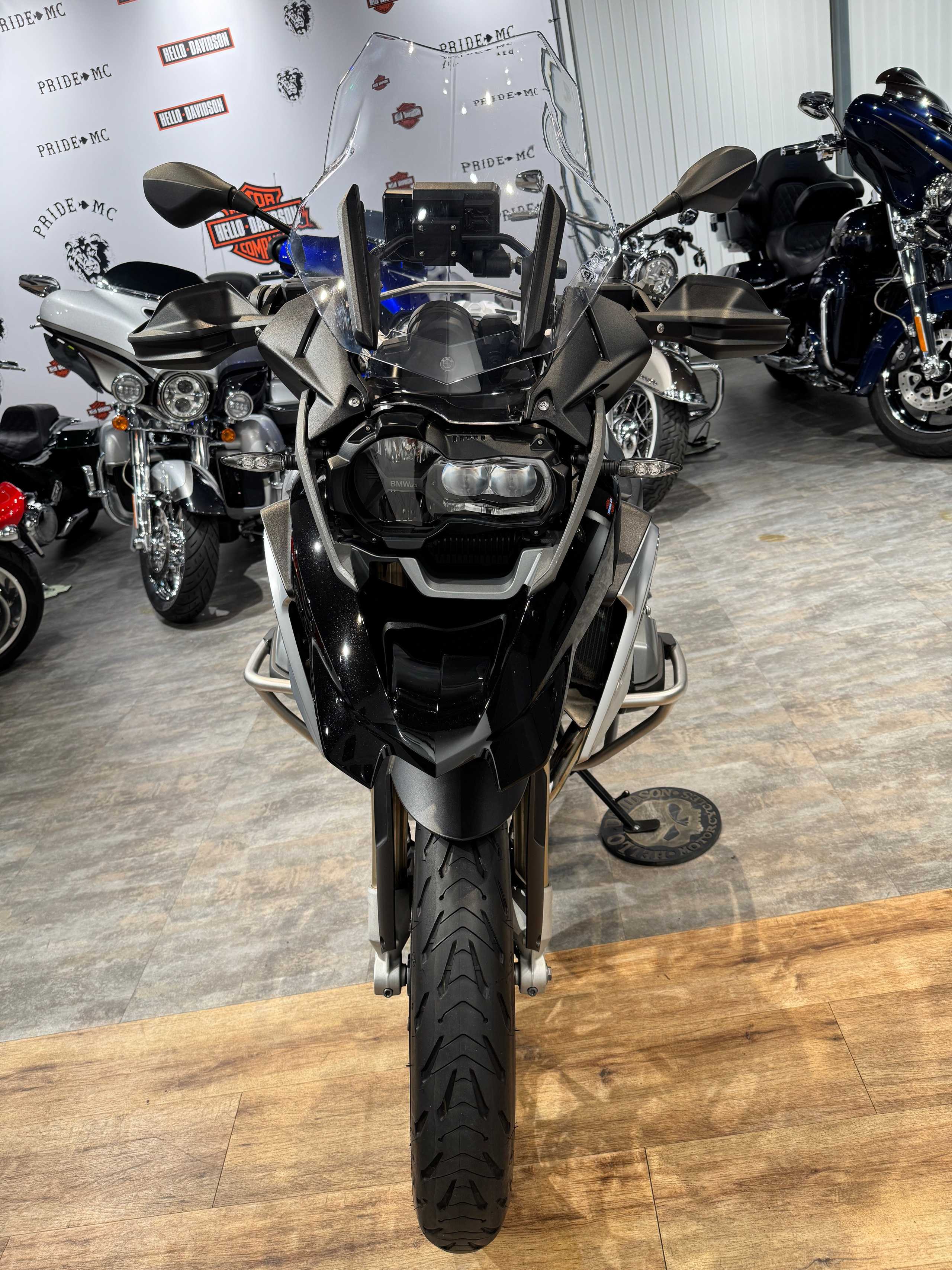 2015 BMW R1200GS Black/Agate Grey (VIN *4908). Hello Davidson, Москва. Только хорошие мотоциклы…