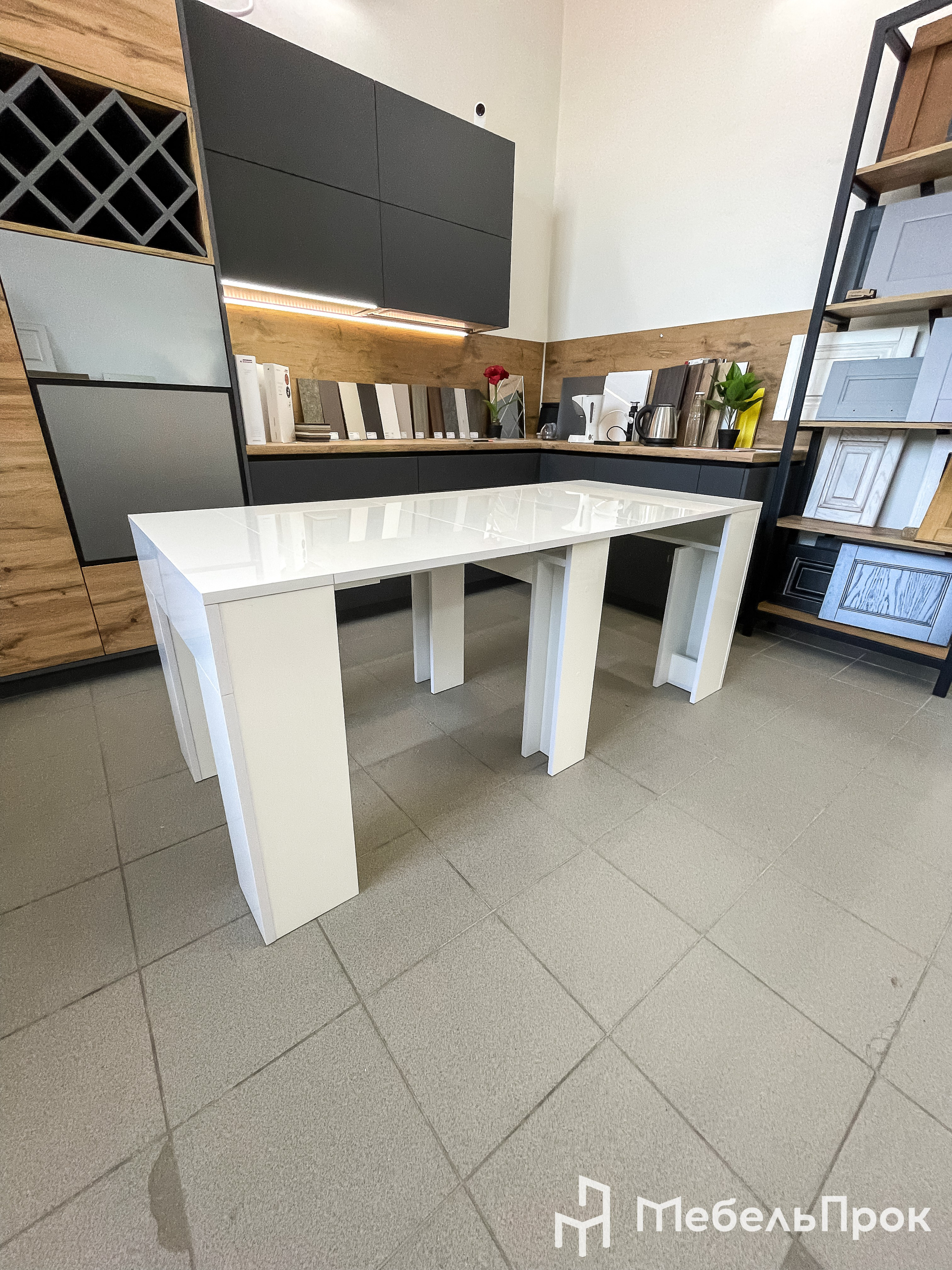 Обеденные столы и барные стойки. Главная