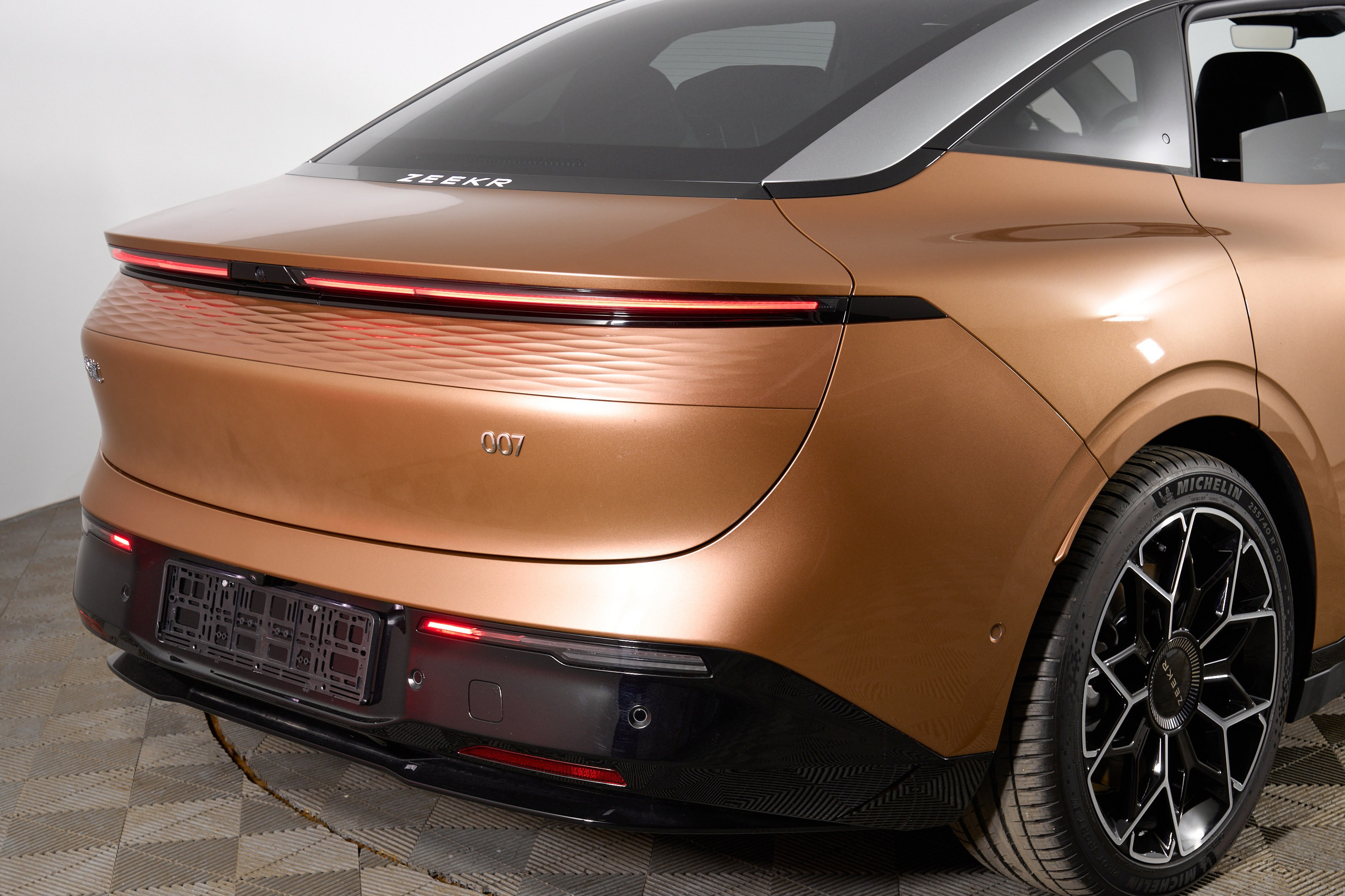 Zeekr 007_2. Фотограф Николай Прокофьев модельные тесты в Москве