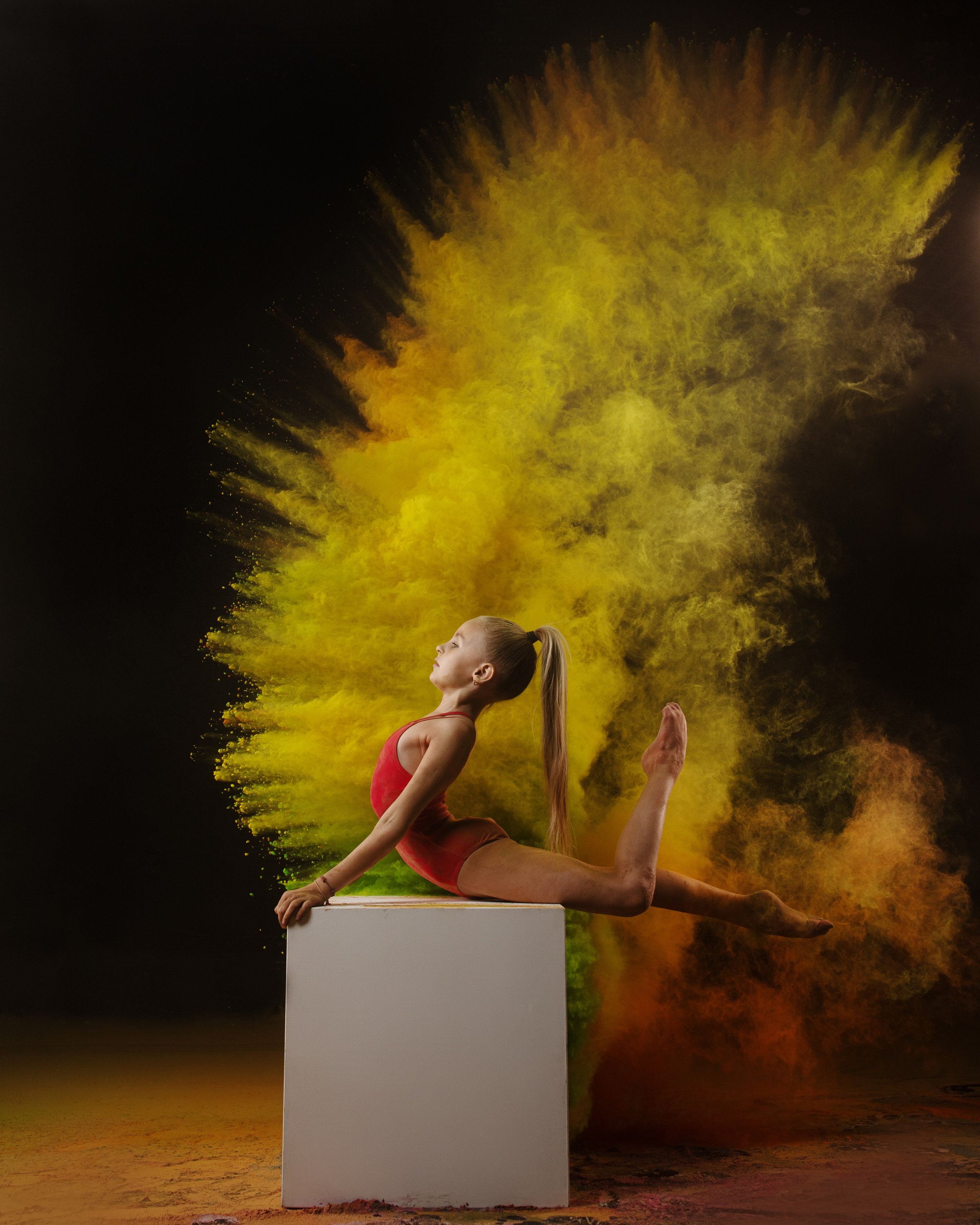 Клуб художественной гимнастики «Отрада». Съемка с мукой. Спортивный и детский фотограф в Москве, Калининграде