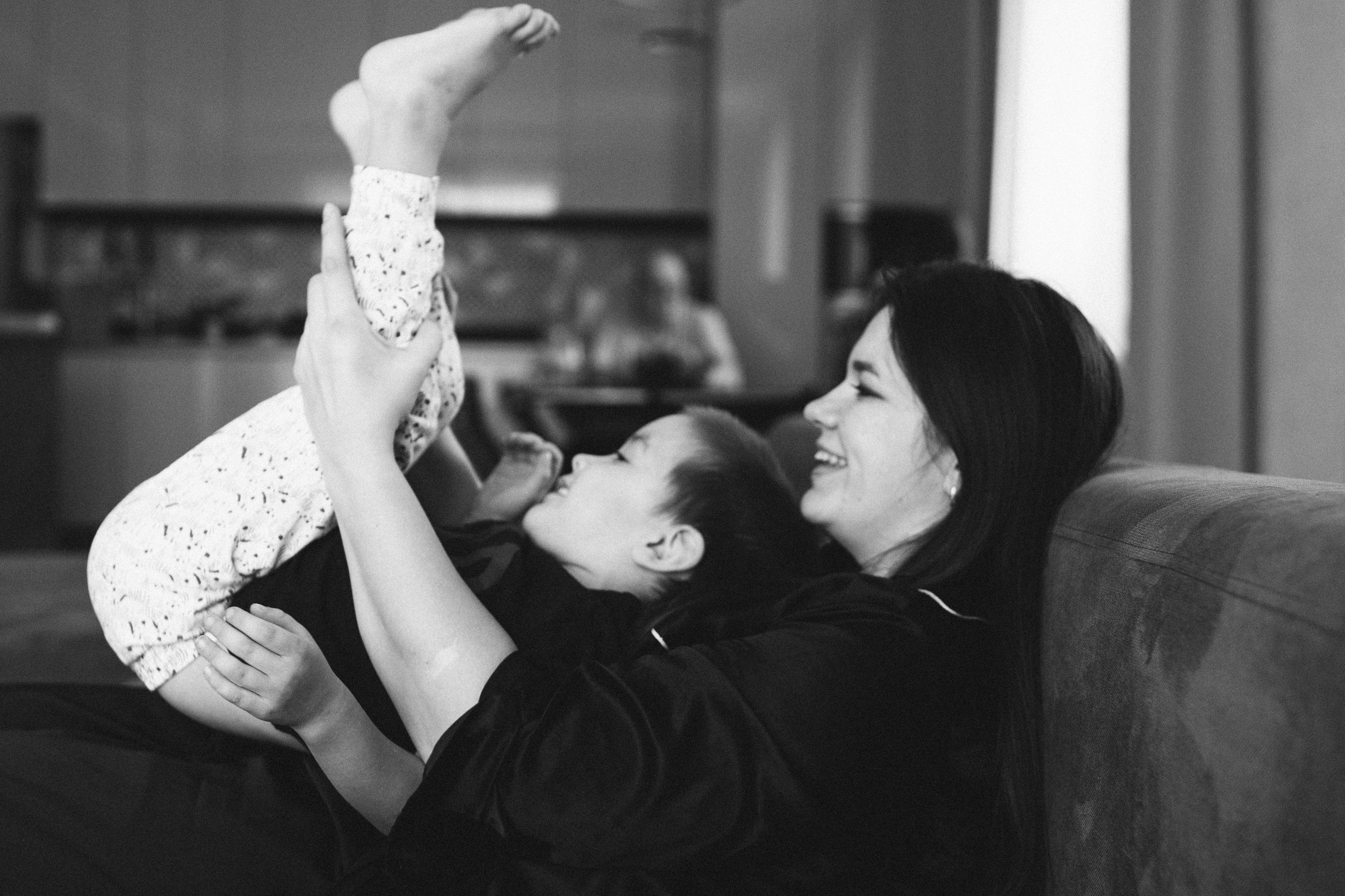 Мама и малыш фотосессия дома, Семейная фотосессия Уфа, Life style фотосессия в Уфе, фотограф Уфа, фотосессия Уфа, лайф стайл Уфа.