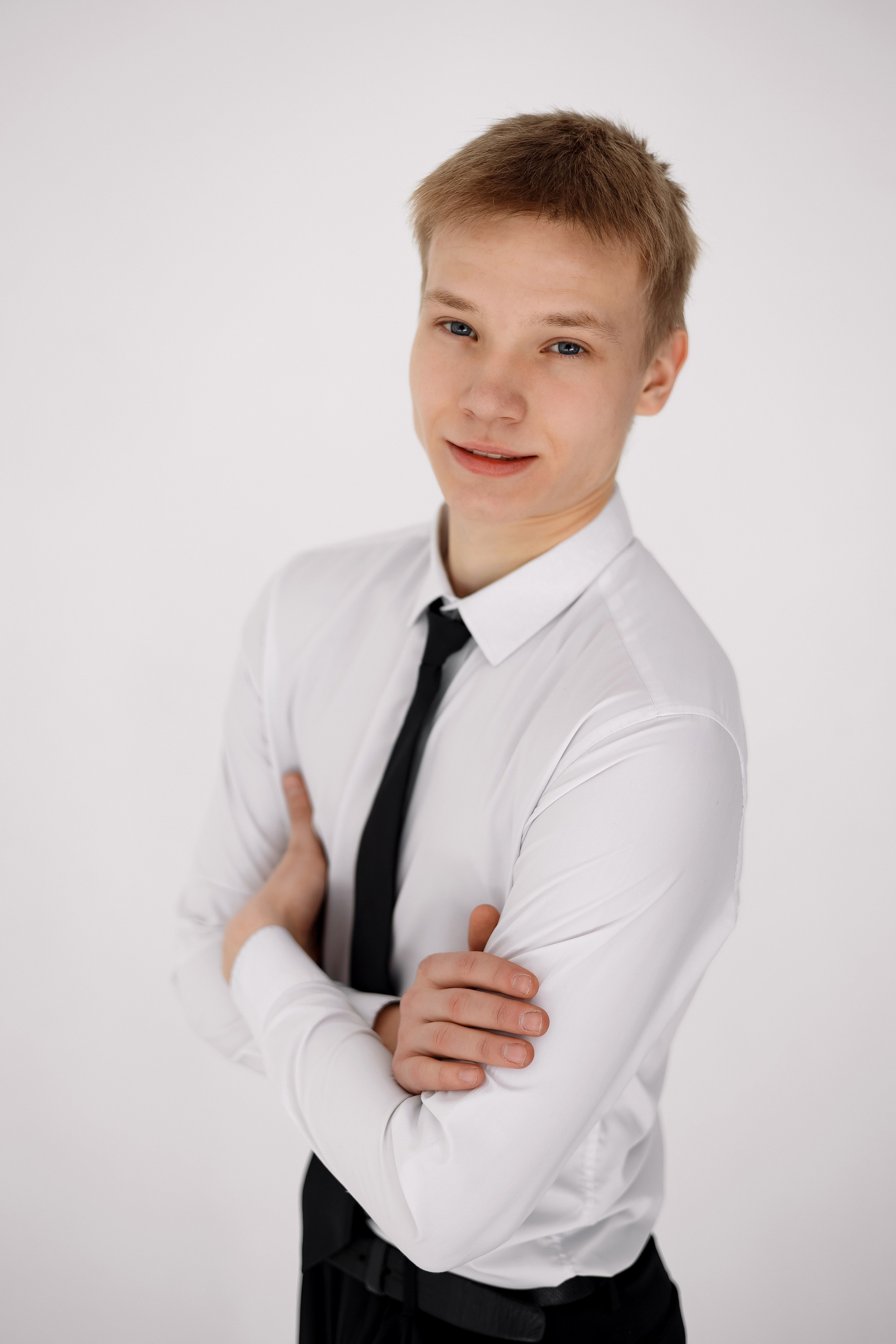 11 класс съемка на циклораме. Фотограф Любовь Корниенко, Примоский край