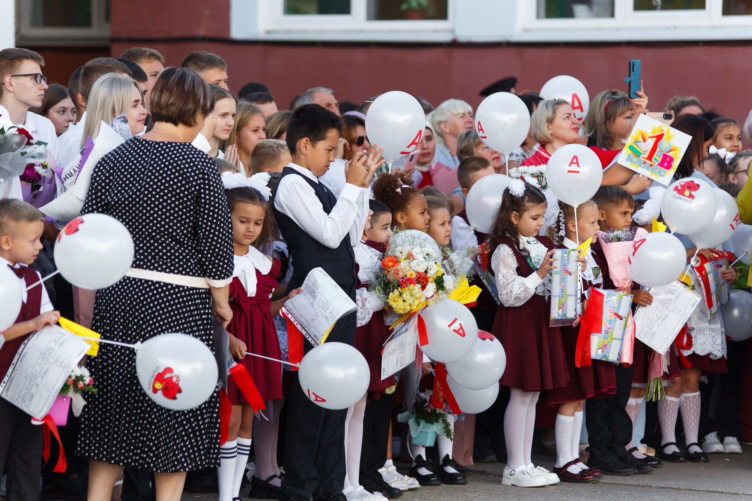01 СЕНТЯБРЯ 2024 (МБОУ г. Мценска «Средняя школа № 9»). Профессиональный фотограф в Мценске и Орловской области
