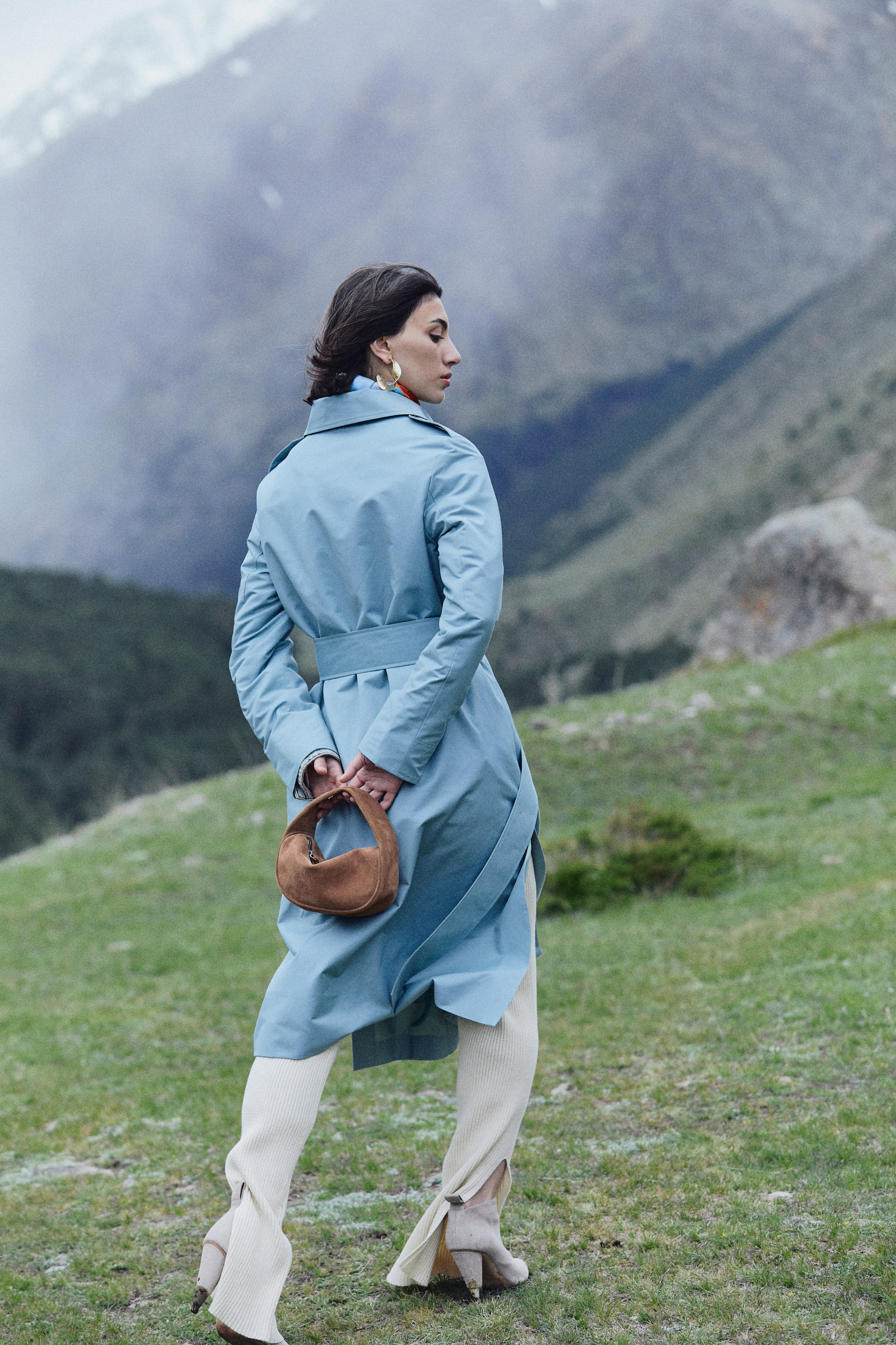 Съемка для бренда в горах. Фотограф Продюсер в горах КБР / Москва  Нальчик Горы