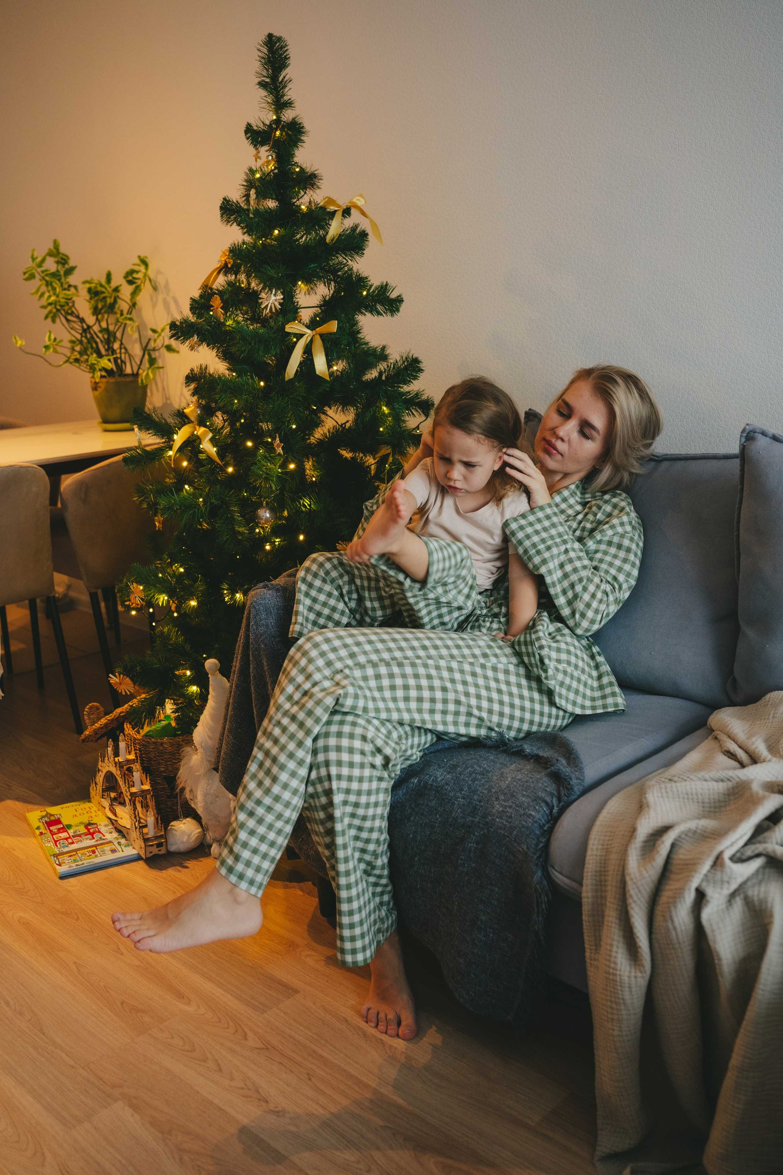 Домашняя новогодняя семейная съемка. Фотограф Екатерина Канчалаба