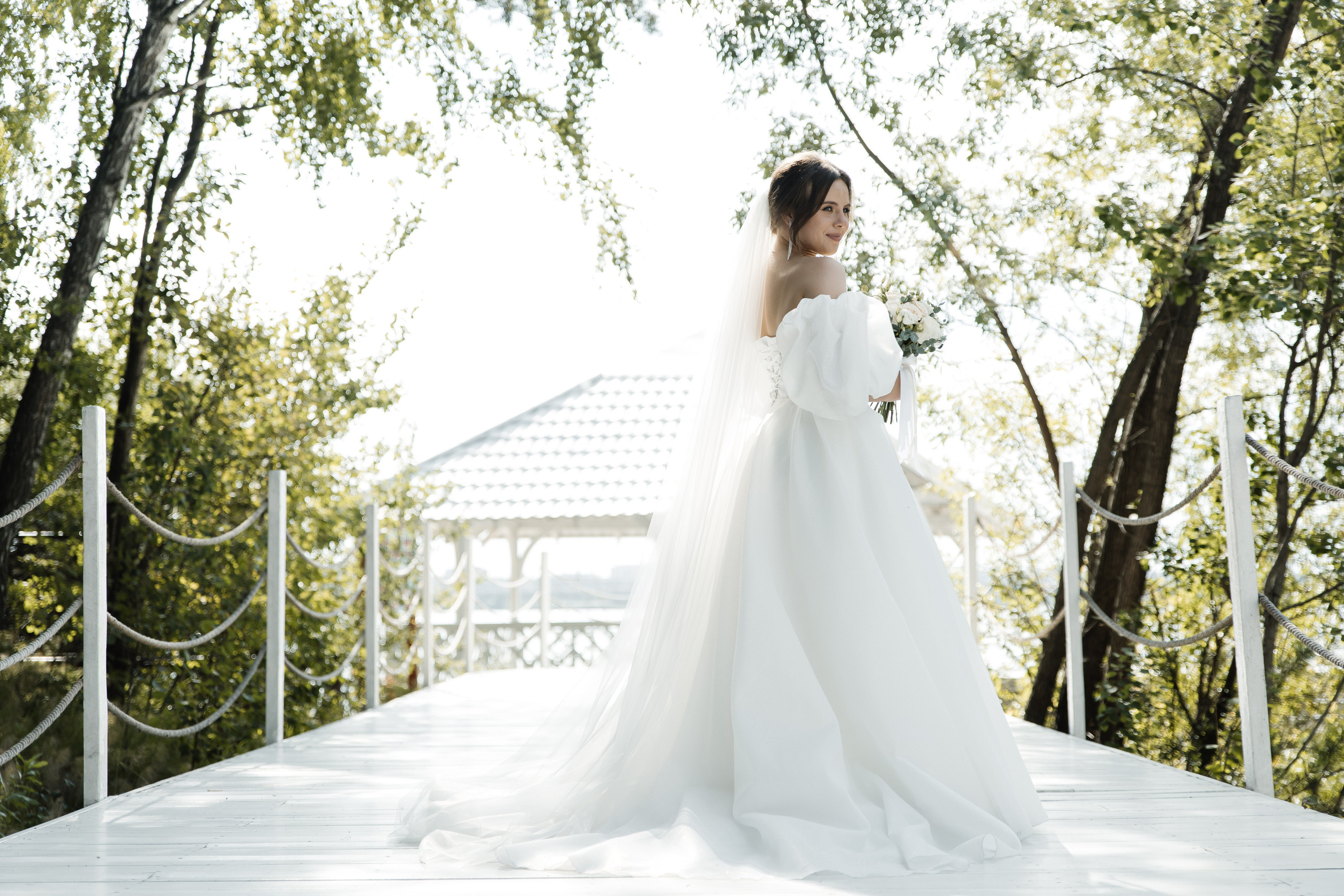 Свадьба в ХВОЕ. Свадебный  фотограф Новосибирск