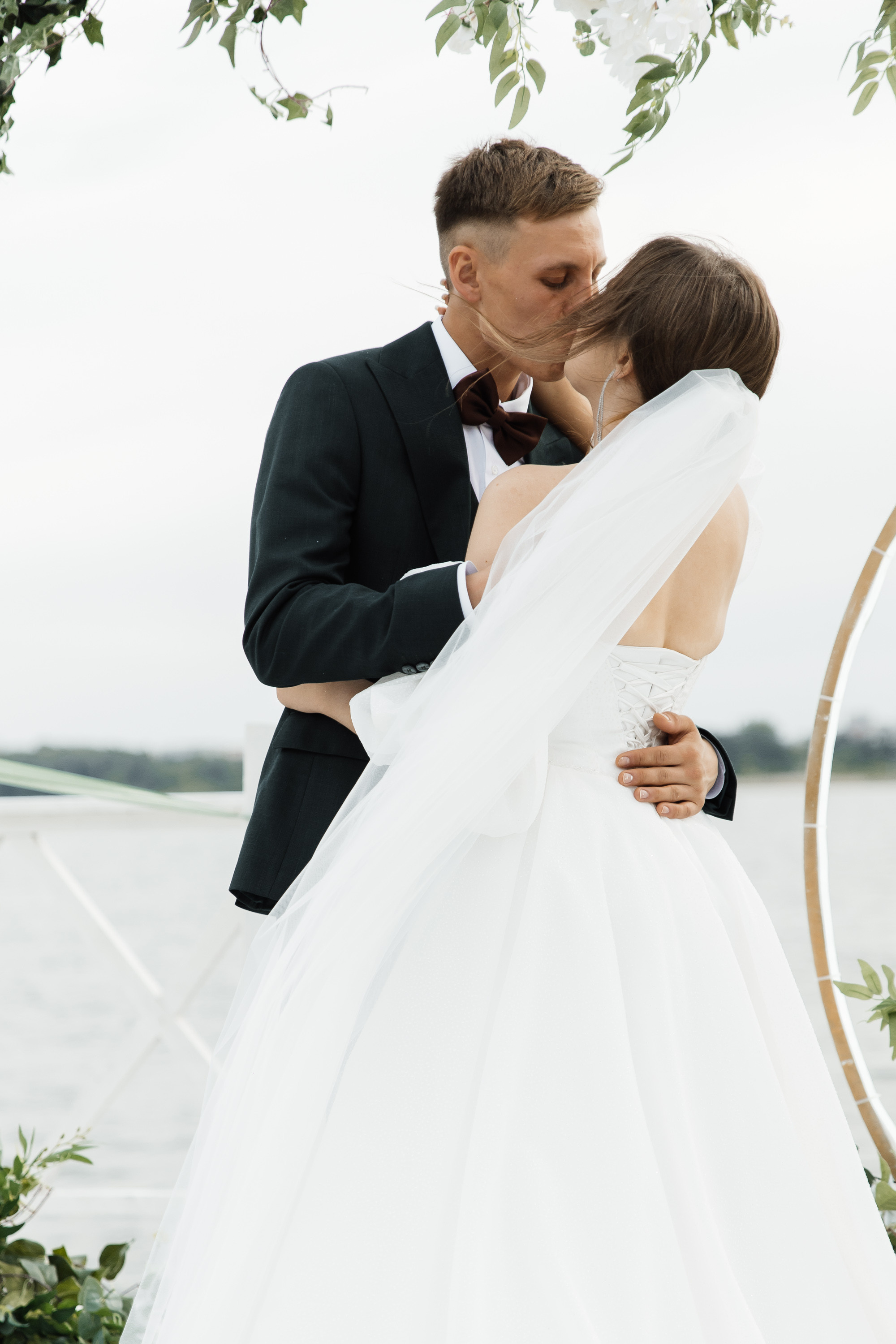 Свадьба в ХВОЕ. Свадебный  фотограф Новосибирск