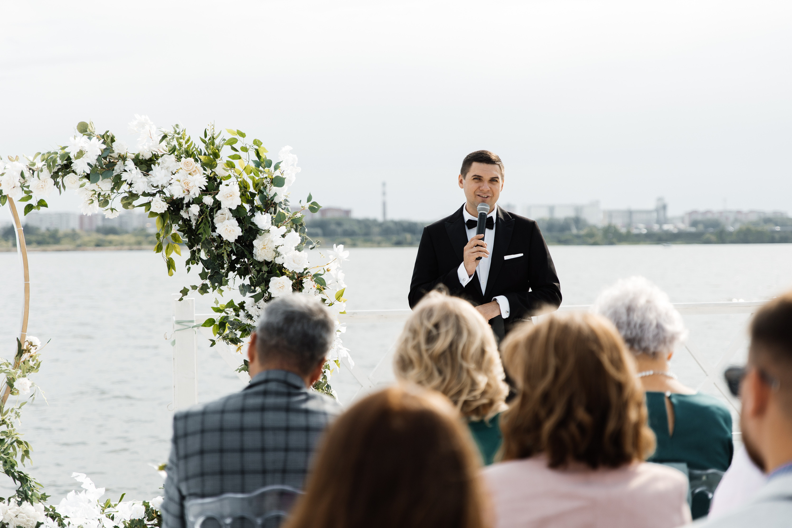Свадьба в ХВОЕ. Свадебный  фотограф Новосибирск